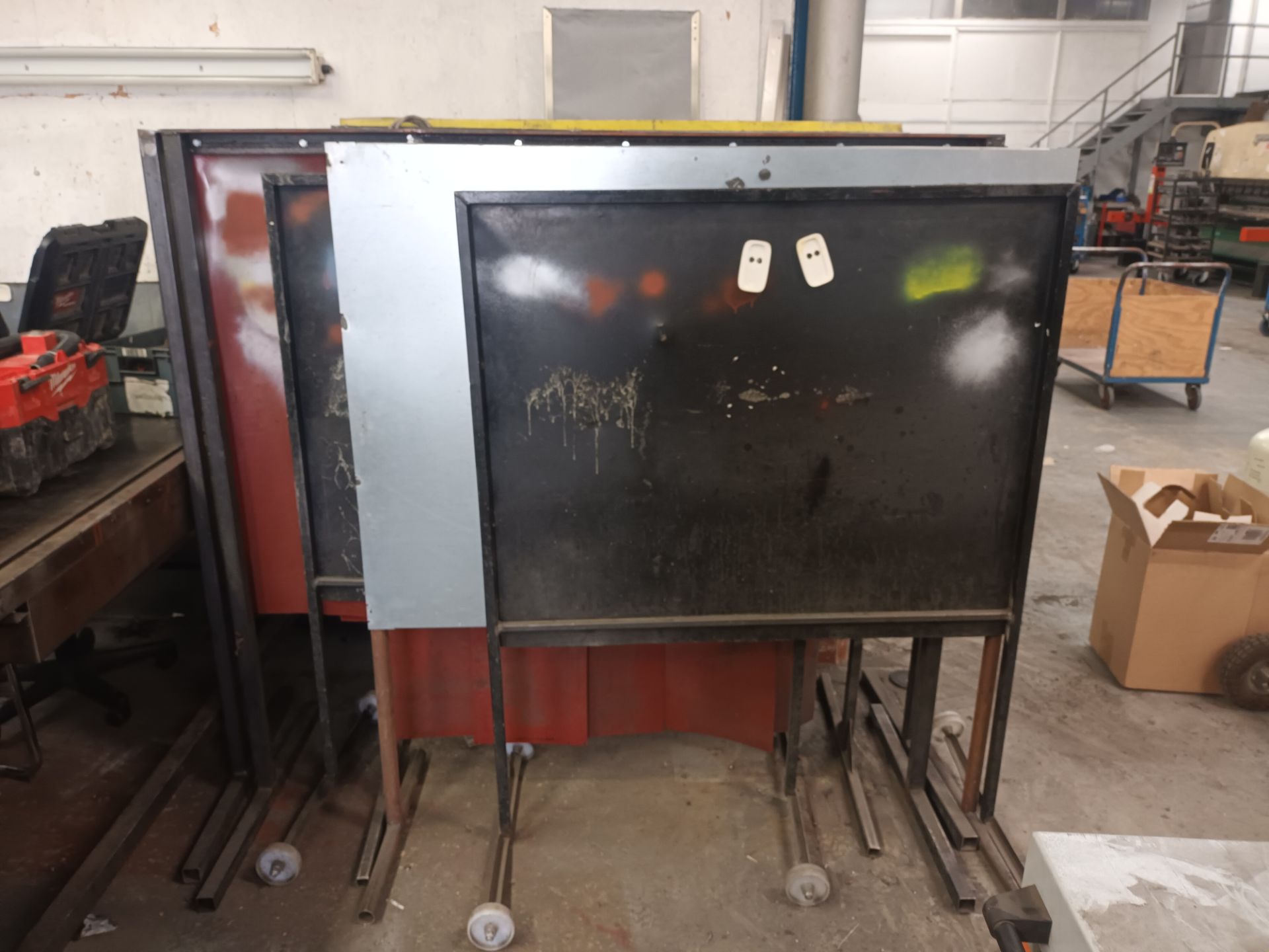 Six various welding screens - Image 2 of 3