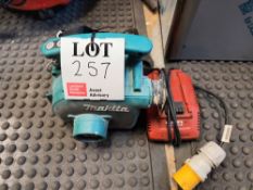 Makita DVC350 dust extractor (no battery) with Hilti 4/36-90 charger