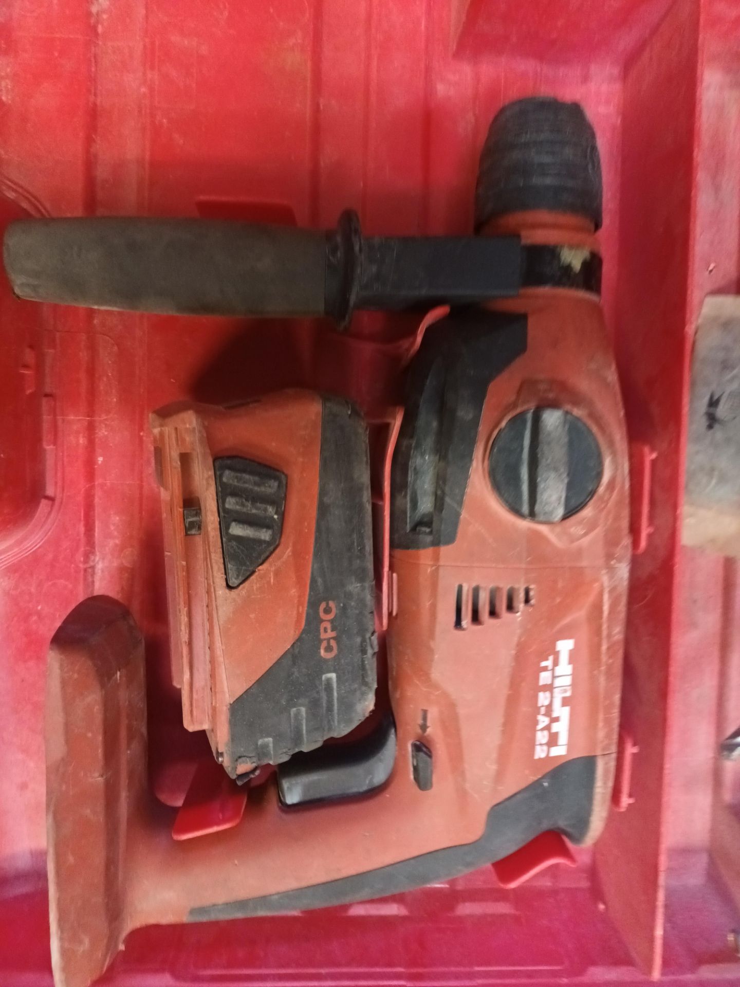 Hilti TE 2-A22 cordless rotary hammer drill with battery and carry case - Image 2 of 3