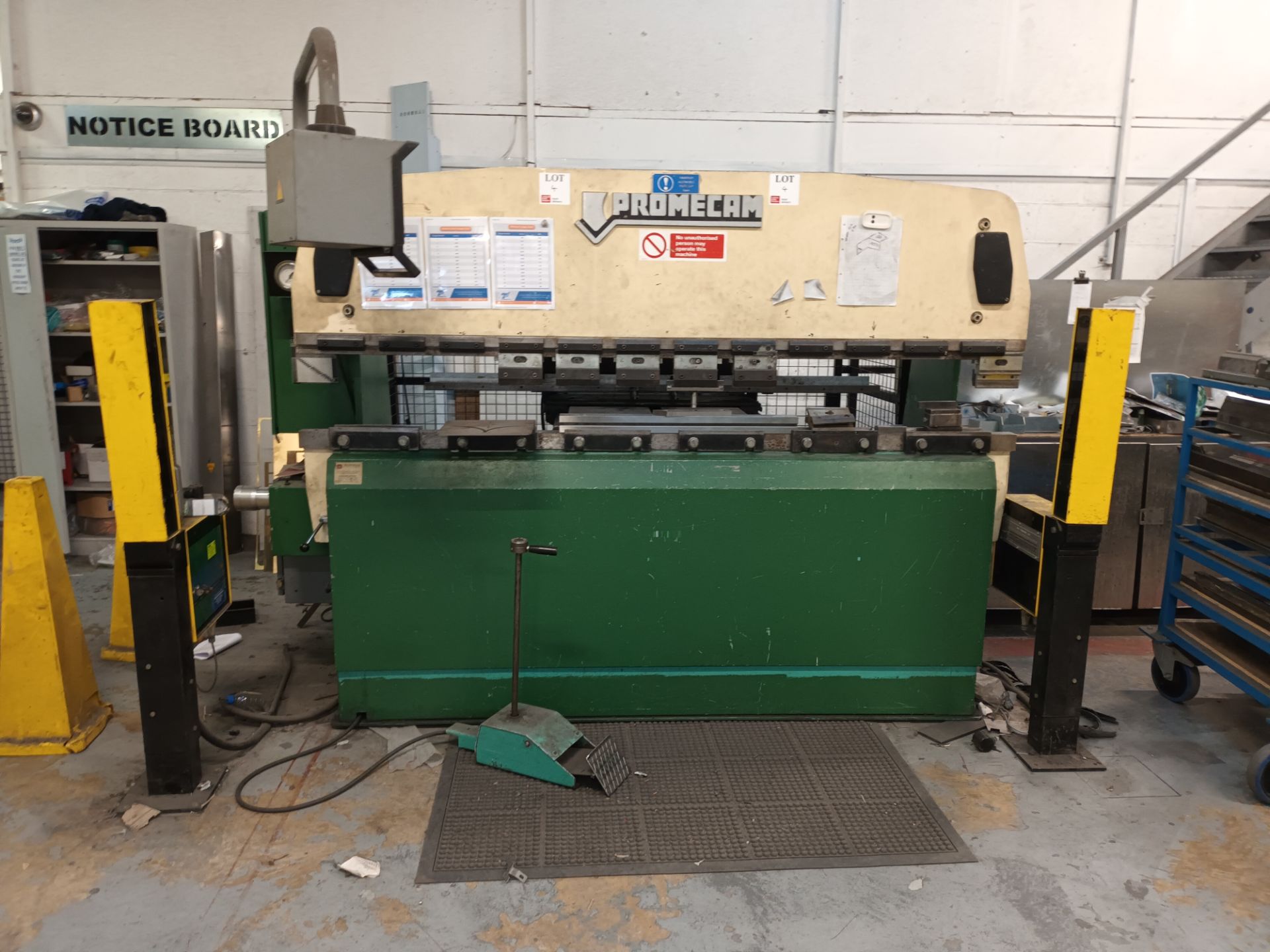 Promecam RG-35-25 press brake