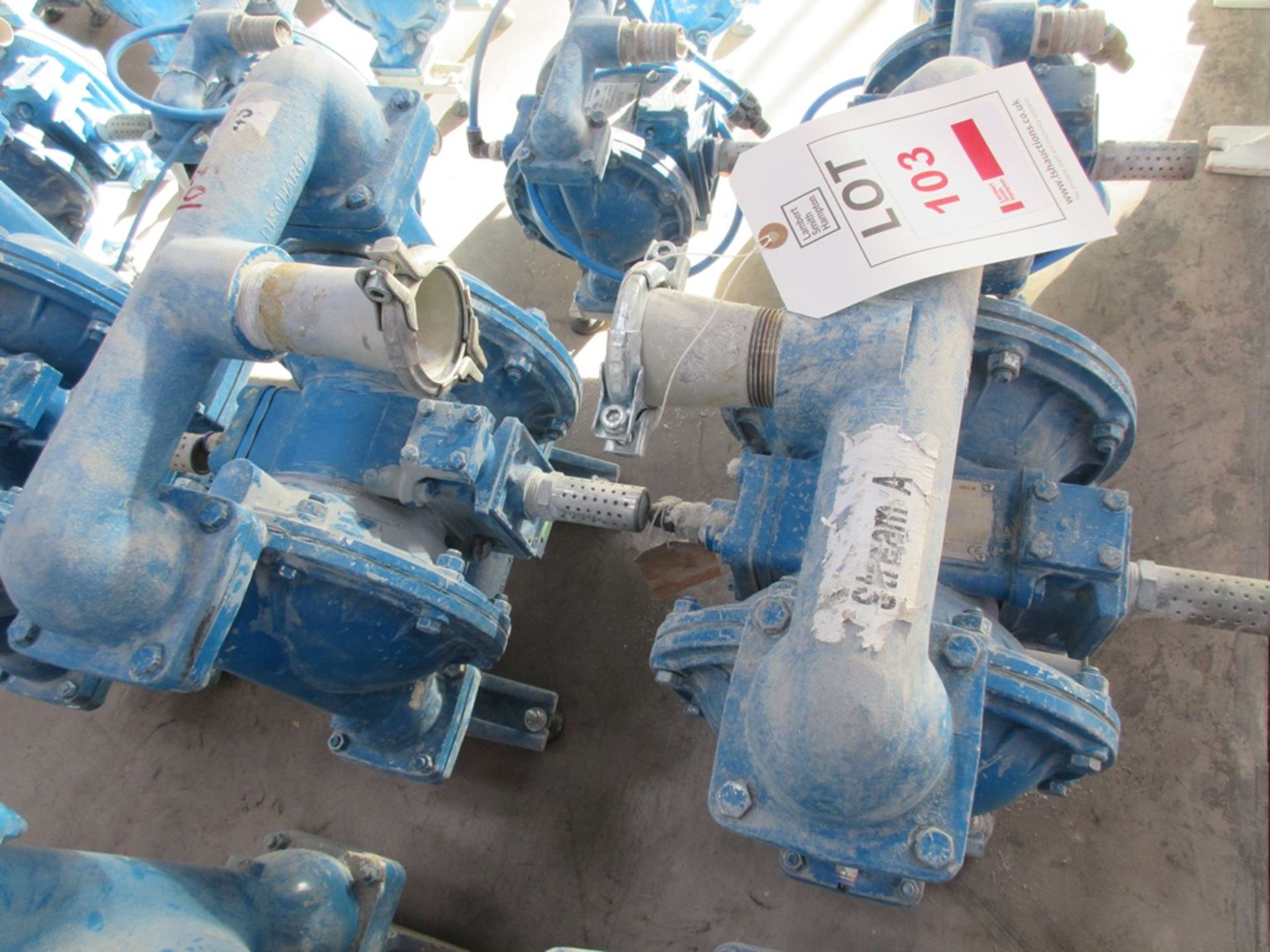 Two Sandpiper S15B1ABWAB5600 diaphragm pumps, serial no 2298128 (2017 and unknown) - Image 2 of 4