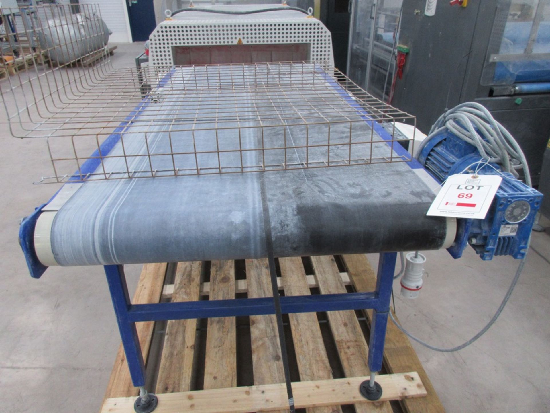 The Pipe Corporation Ltd powered belt conveyor, 1800 x 750mm - Image 2 of 5