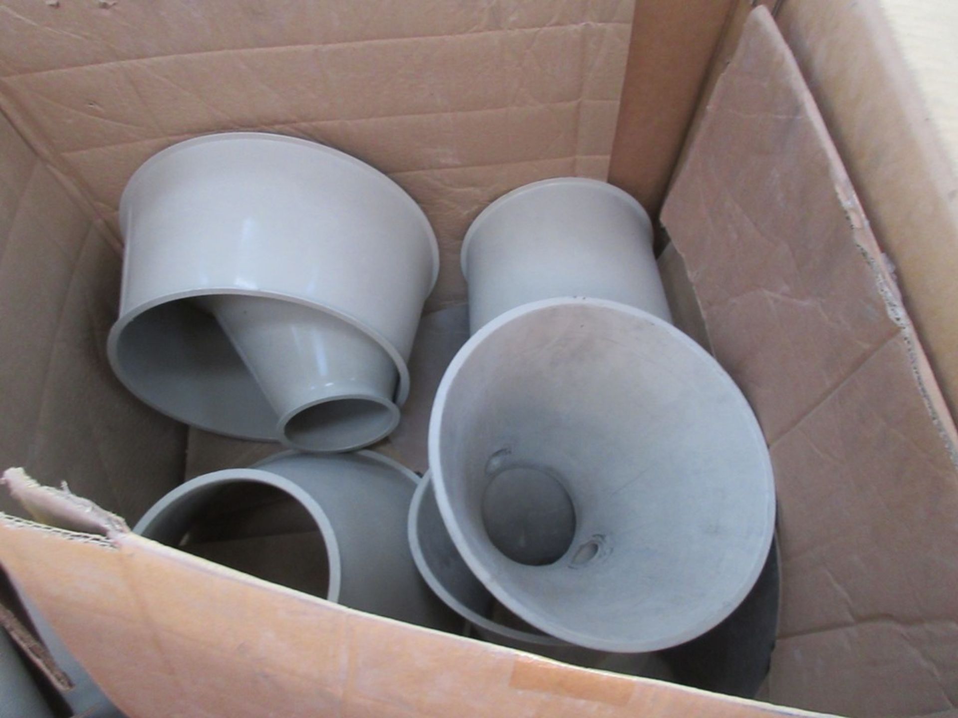 Four pallets of assorted plastic pipe fittings, ducting, steel pipe fittings, brackets, valves, - Image 8 of 14