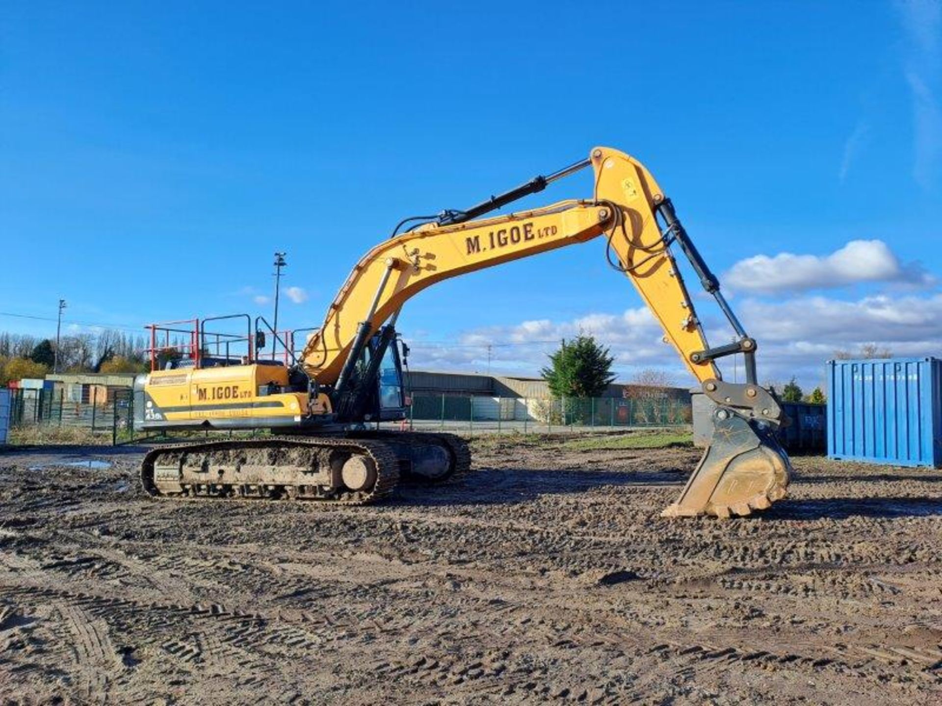 Hyundai HX430L 43t excavator, serial no. HHKHKC01CE0000027, Year: 01/2021, hours: 379, Key: 1,