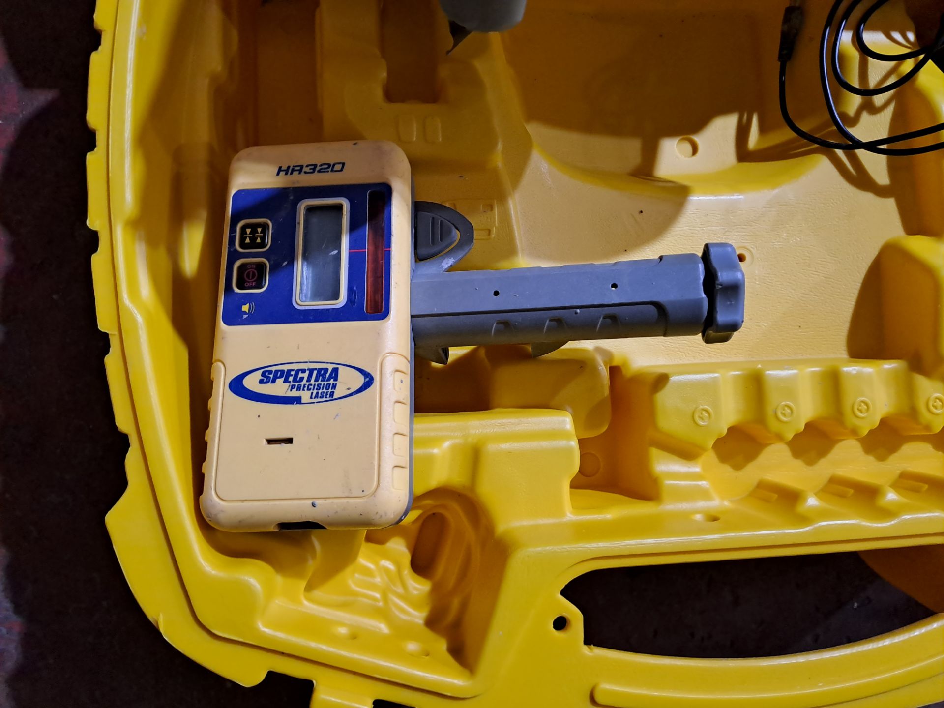 Trimble LL300N Spectra Precision laser level, serial no. 21173427, with Trimble HR320 detector, - Image 3 of 3