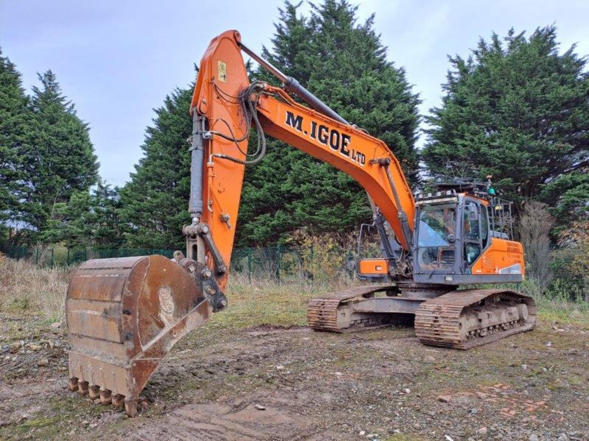 Doosan DX255LC-5 25.5t excavator, serial no. DHKCEBBXAH0001366, Year: 2017, Hours: 6,194, Key: 1, - Image 2 of 21