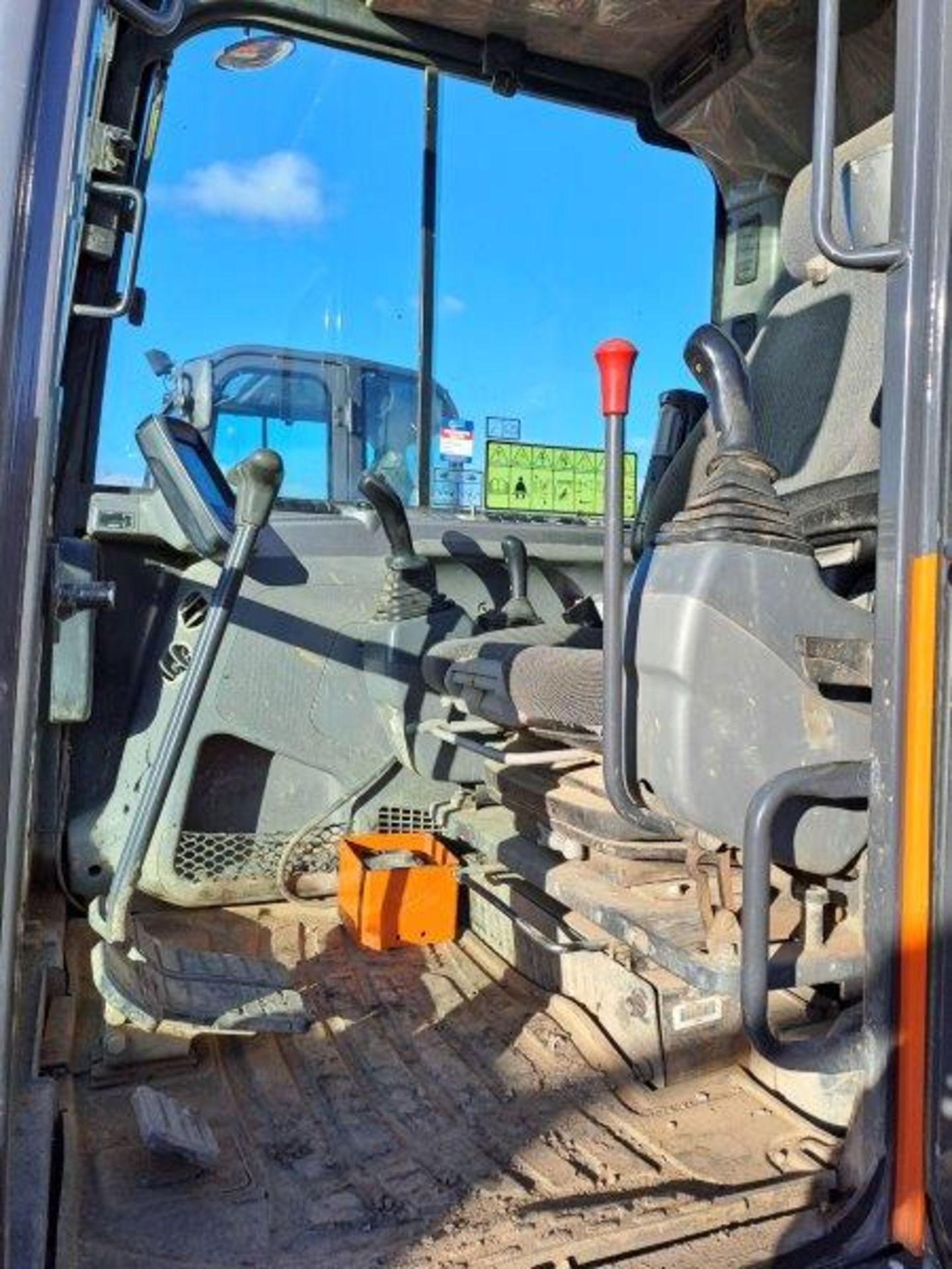 Doosan DX63-3 6t excavator, serial no. DHKCEAAYCK6002279, Year: 2021, hours: 2,764, Key: 1, with - Image 16 of 19