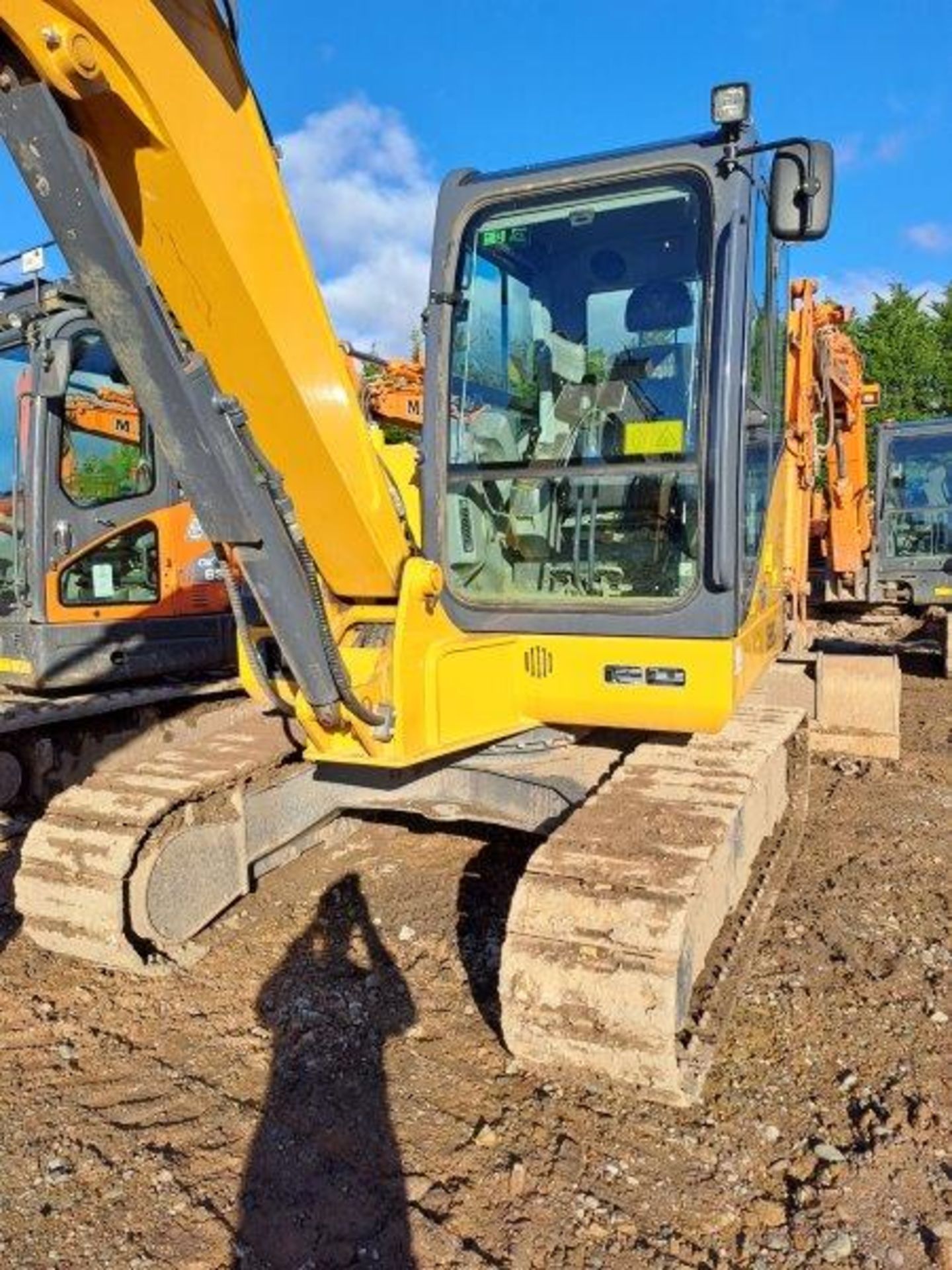XCMG XE60DA midi excavator, serial no. SUGE0609LMKA38808, hours 850, with blade, air con, seat belt, - Image 13 of 18