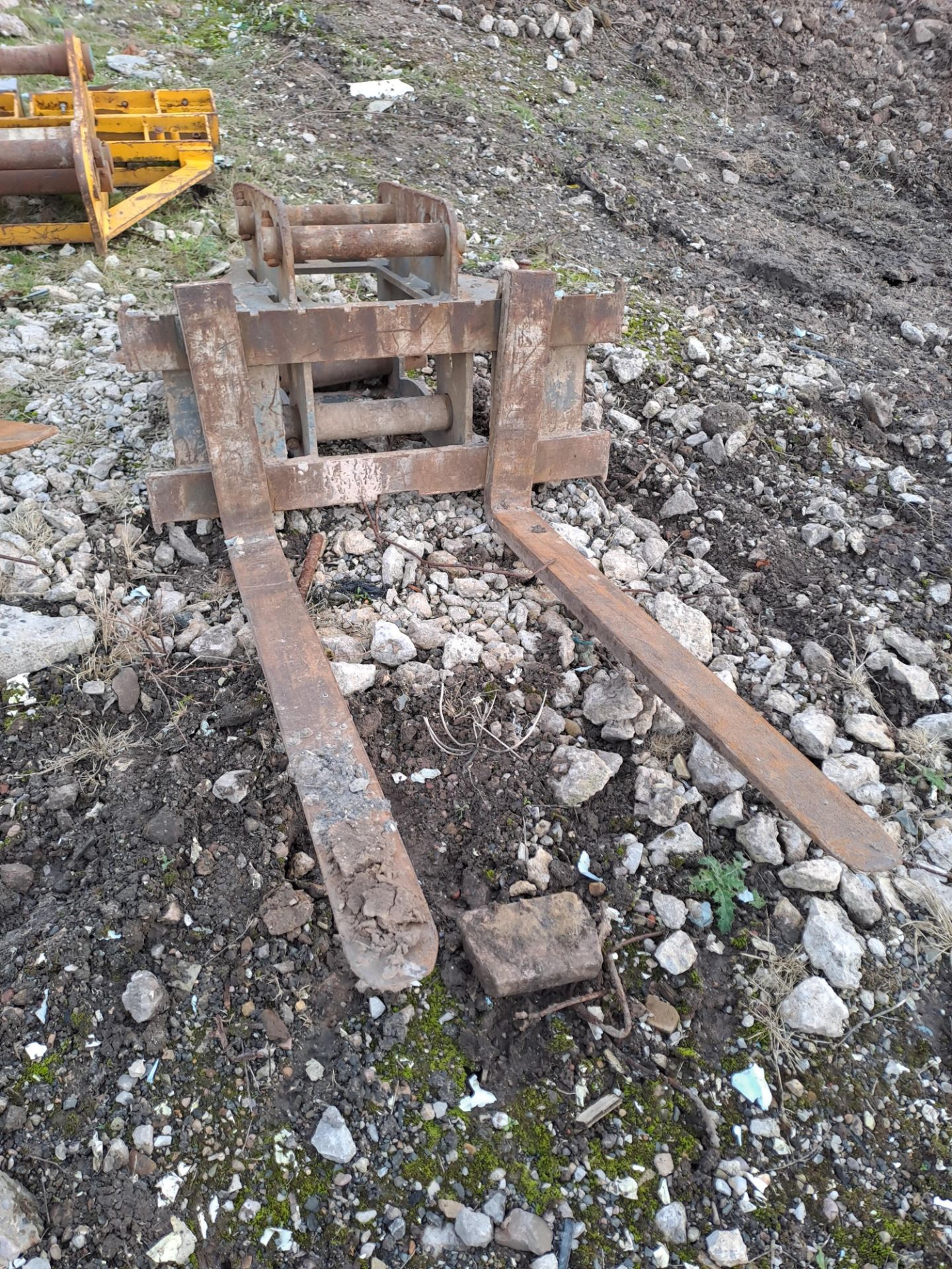 Excavator pallet forks