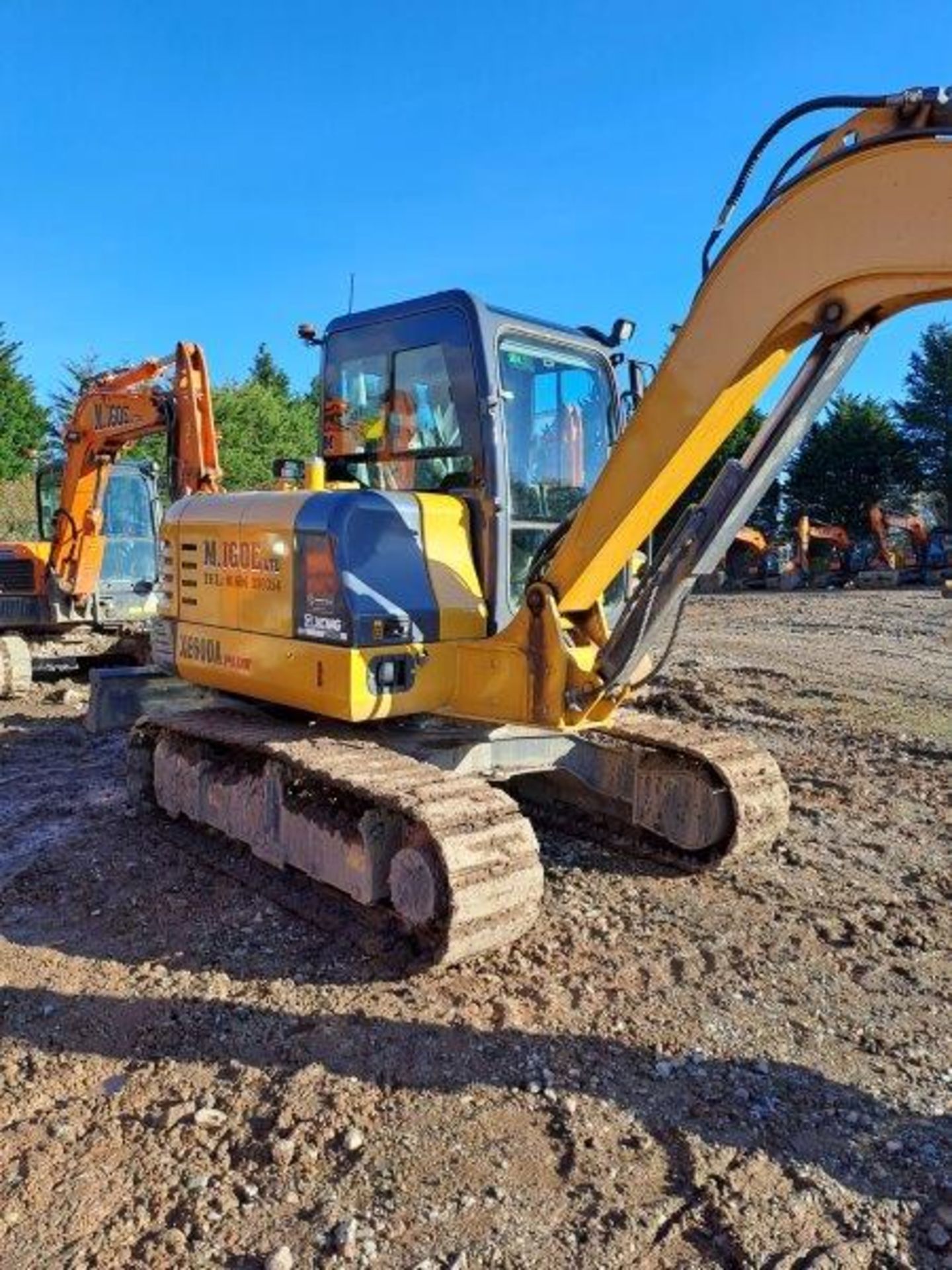 XCMG XE60DA midi excavator, serial no. SUGE0609LMKA38808, hours 850, with blade, air con, seat belt, - Image 3 of 18
