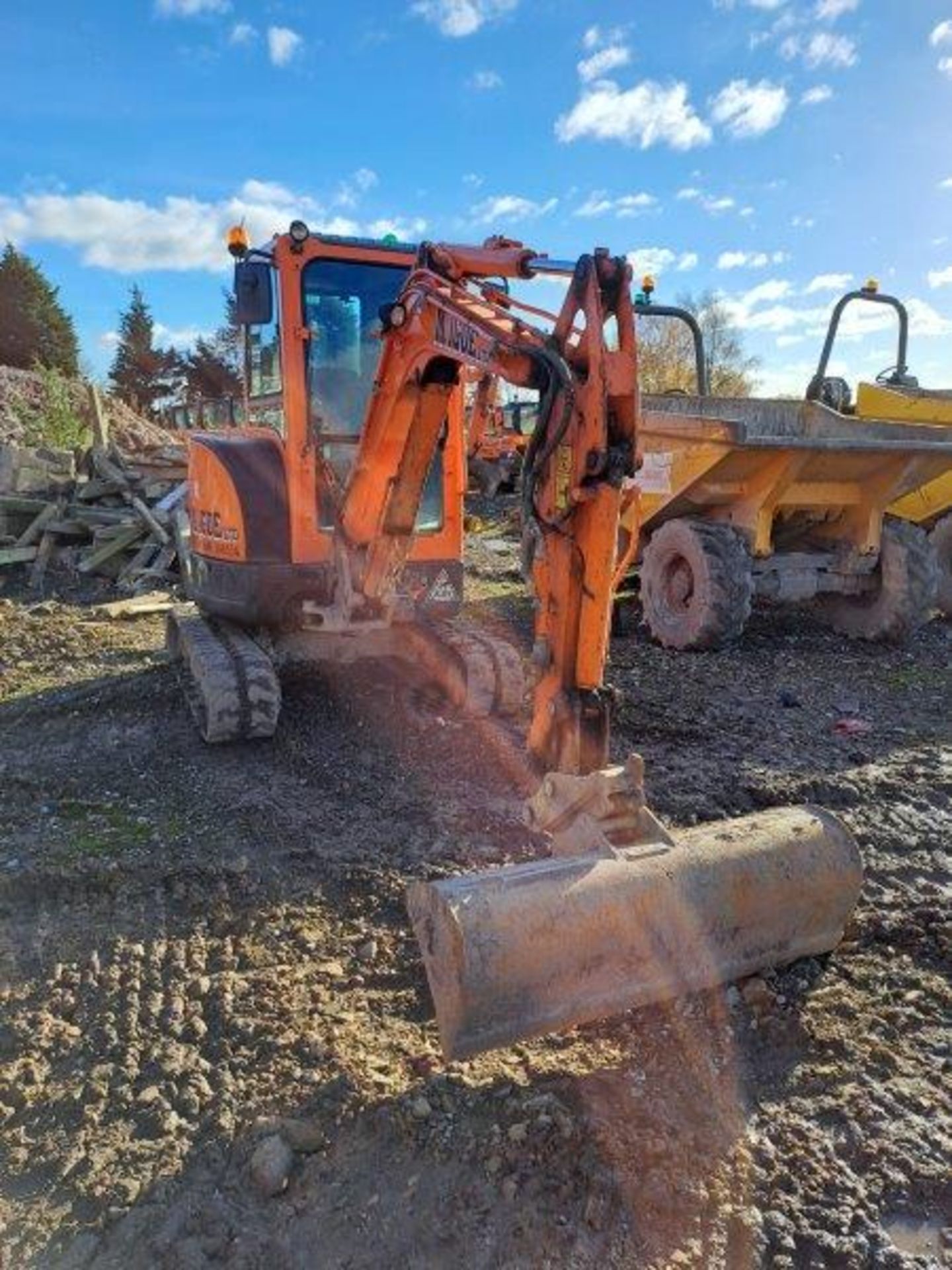 Doosan DX27Z 3t excavator, serial no. DHKCEAABKI6006964, Year: 2020, Key: 1, with blade, breaker - Image 2 of 11