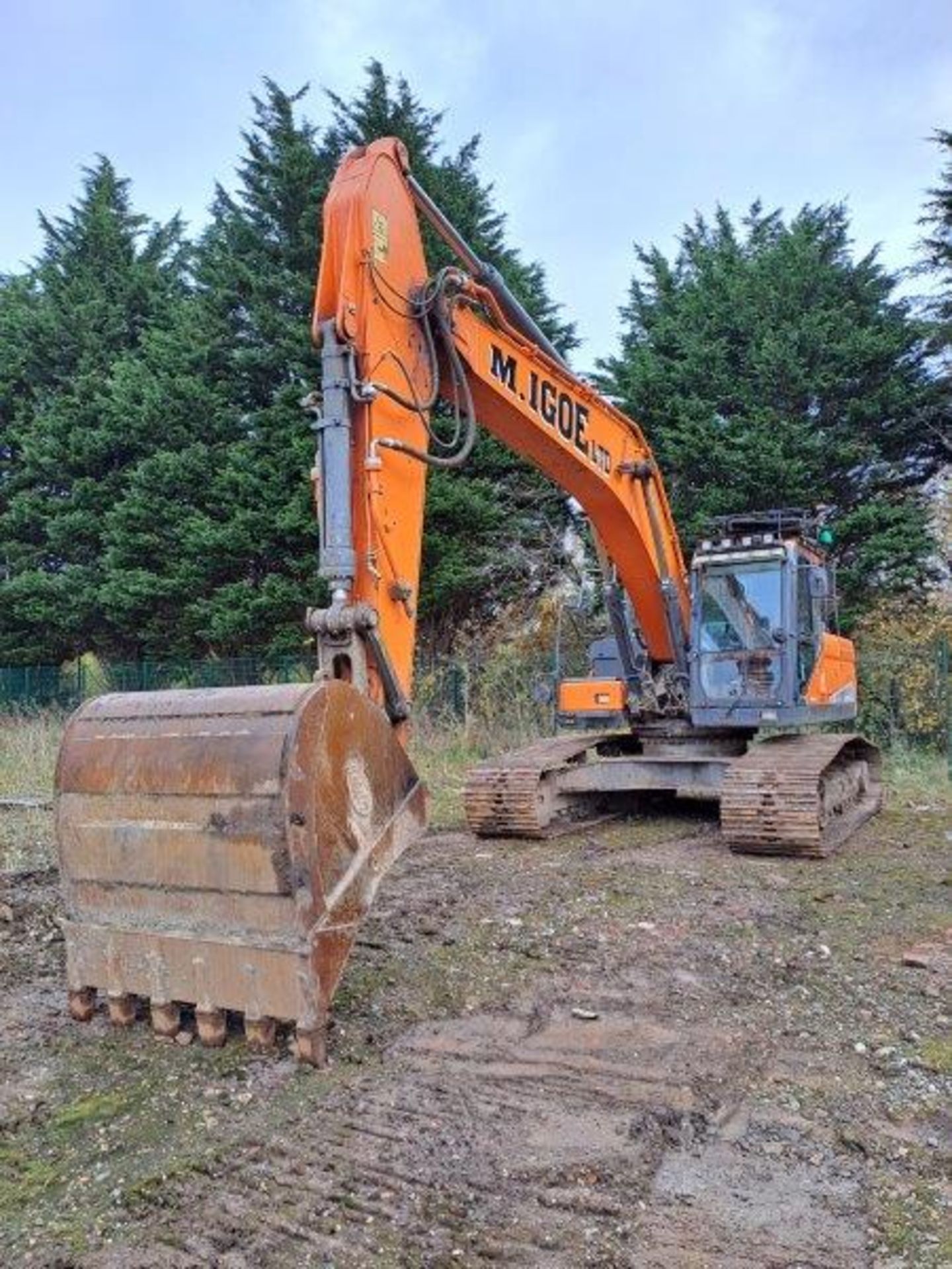 Doosan DX255LC-5 25.5t excavator, serial no. DHKCEBBXAH0001366, Year: 2017, Hours: 6,194, Key: 1,