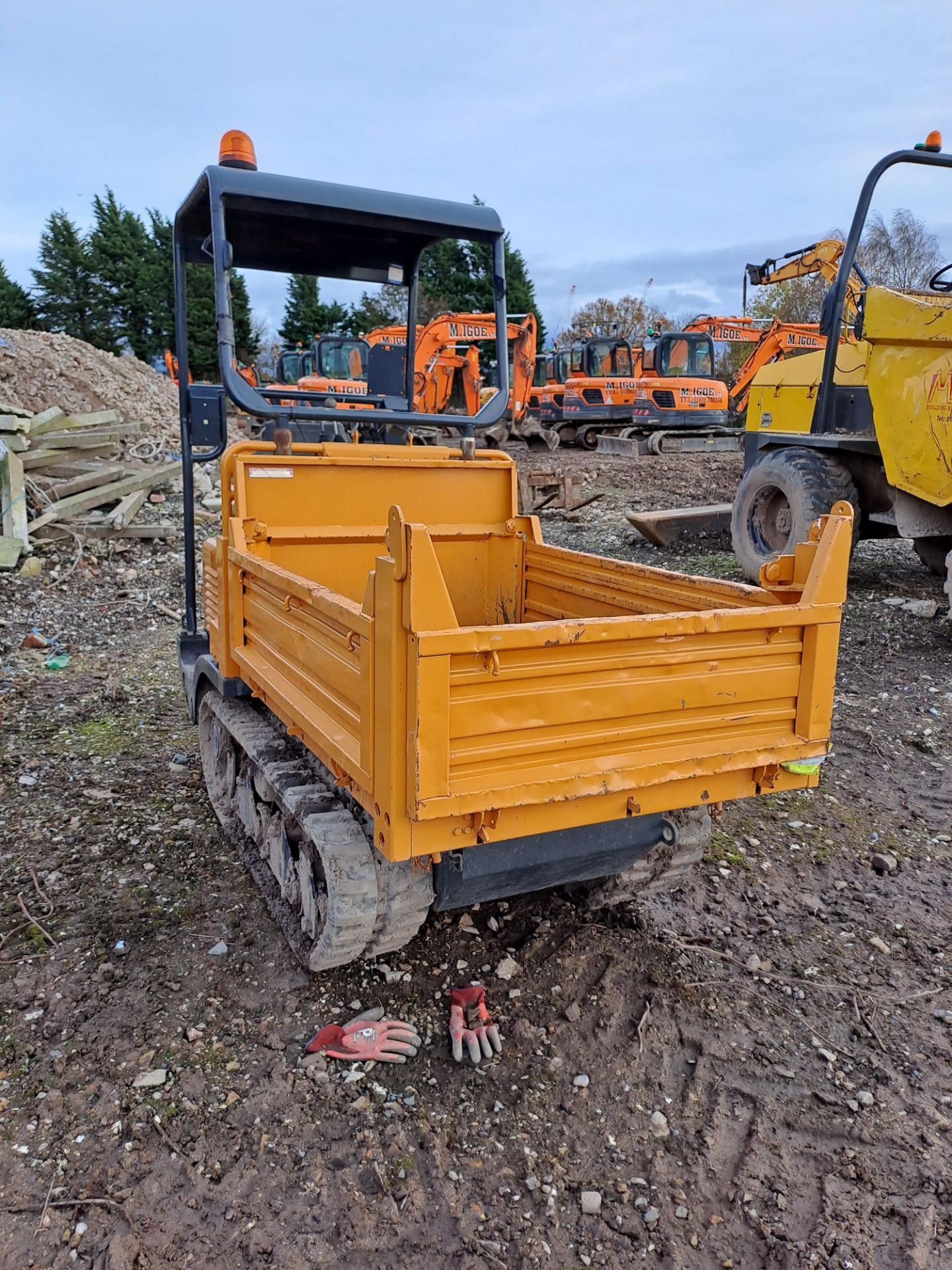 Messersi TCH1500/C/U tracked dumper, serial no. A7002349, year: 2007, with green light, orange