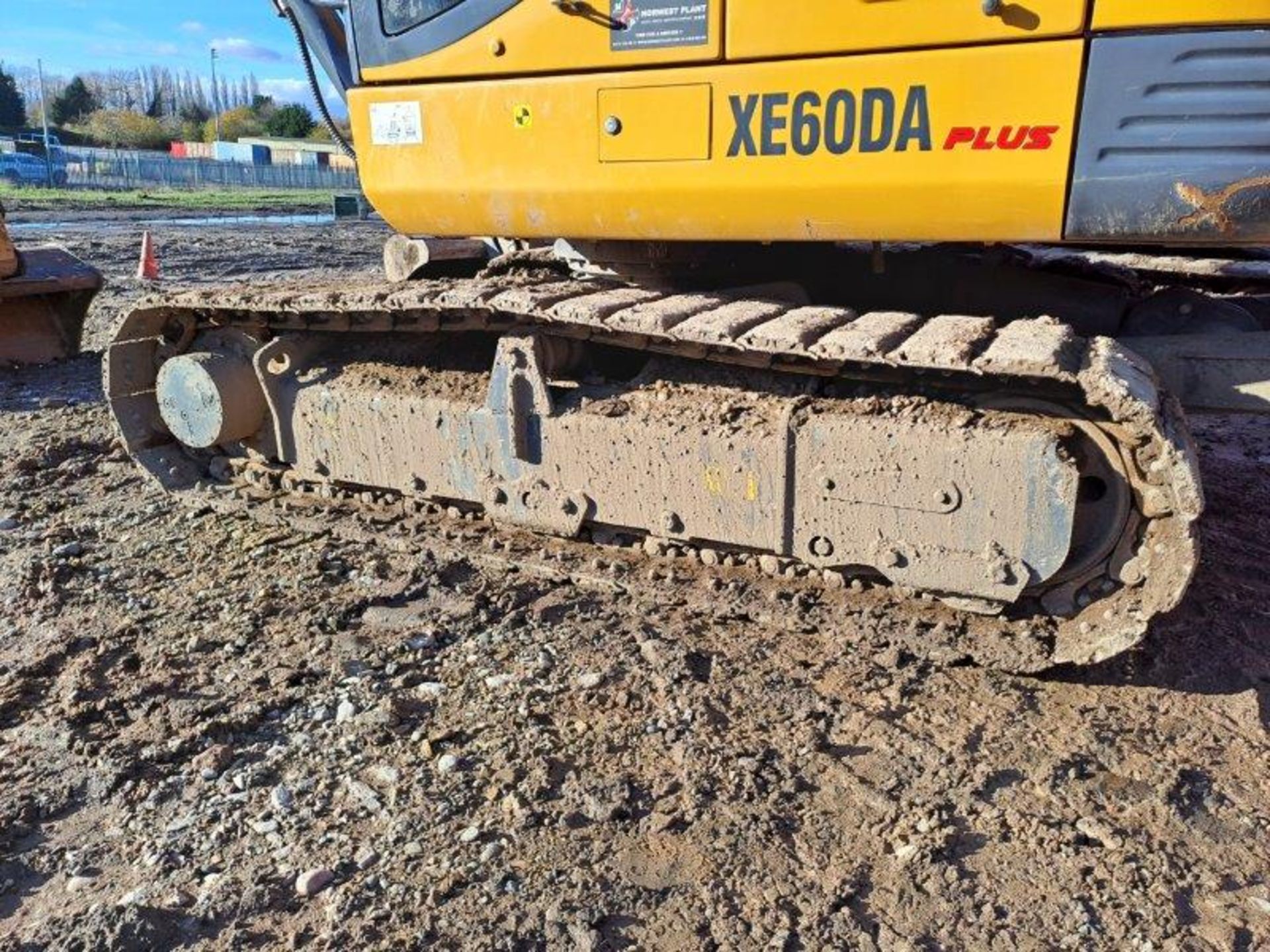 XCMG XE60DA midi excavator, serial no. SUGE0609LMKA38808, hours 850, with blade, air con, seat belt, - Image 7 of 18