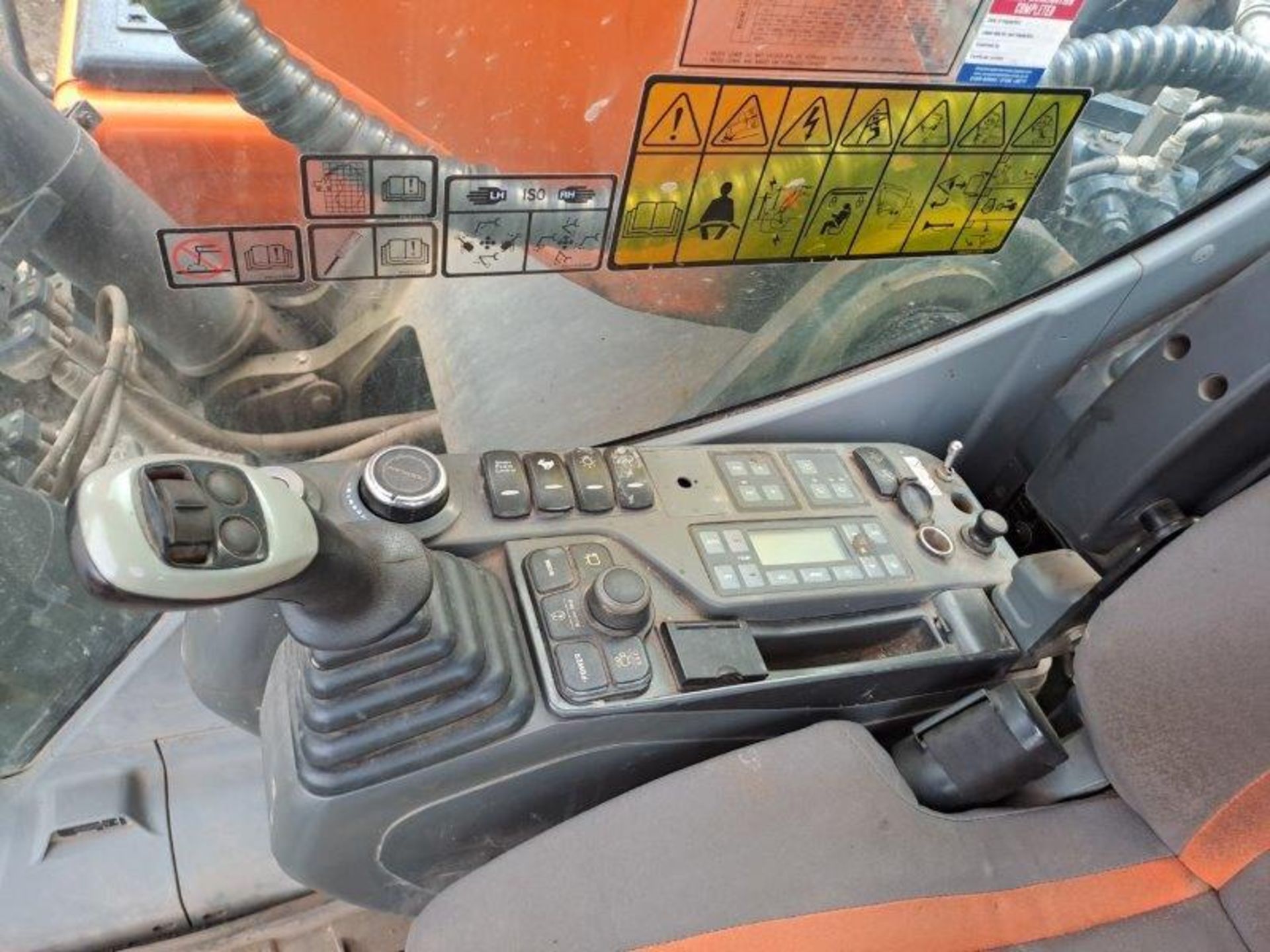 Doosan DX255LC-5 25.5t excavator, serial no. DHKCEBBXJH0001380, Year: 2018, hours: 7,221, Key: 1, - Bild 21 aus 23