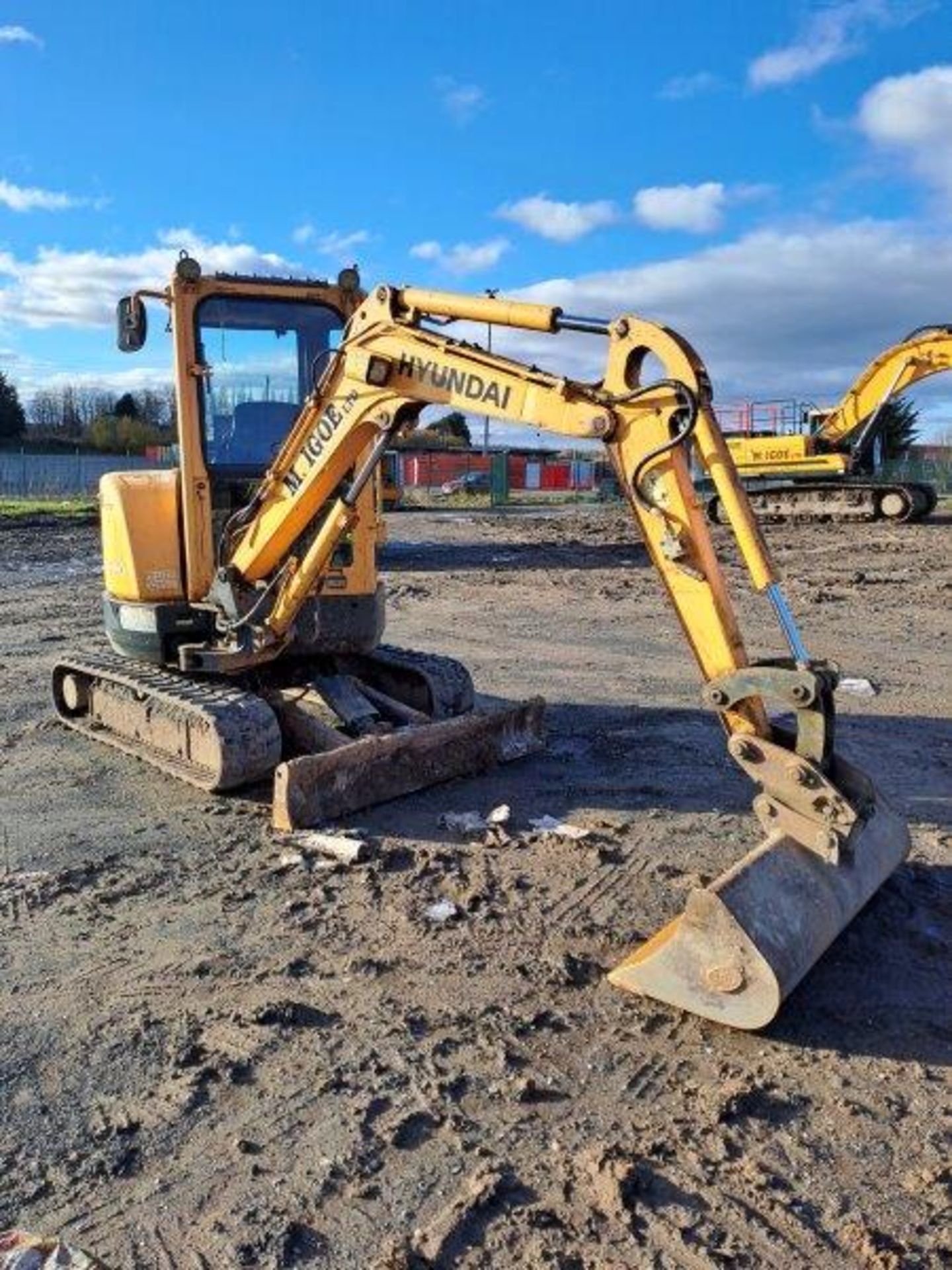 Hyundai ROBE X27z-9 excavator, serial no. HHKHMK02PD0000519, year 2013, Keys: 1, with blade, green - Image 2 of 10