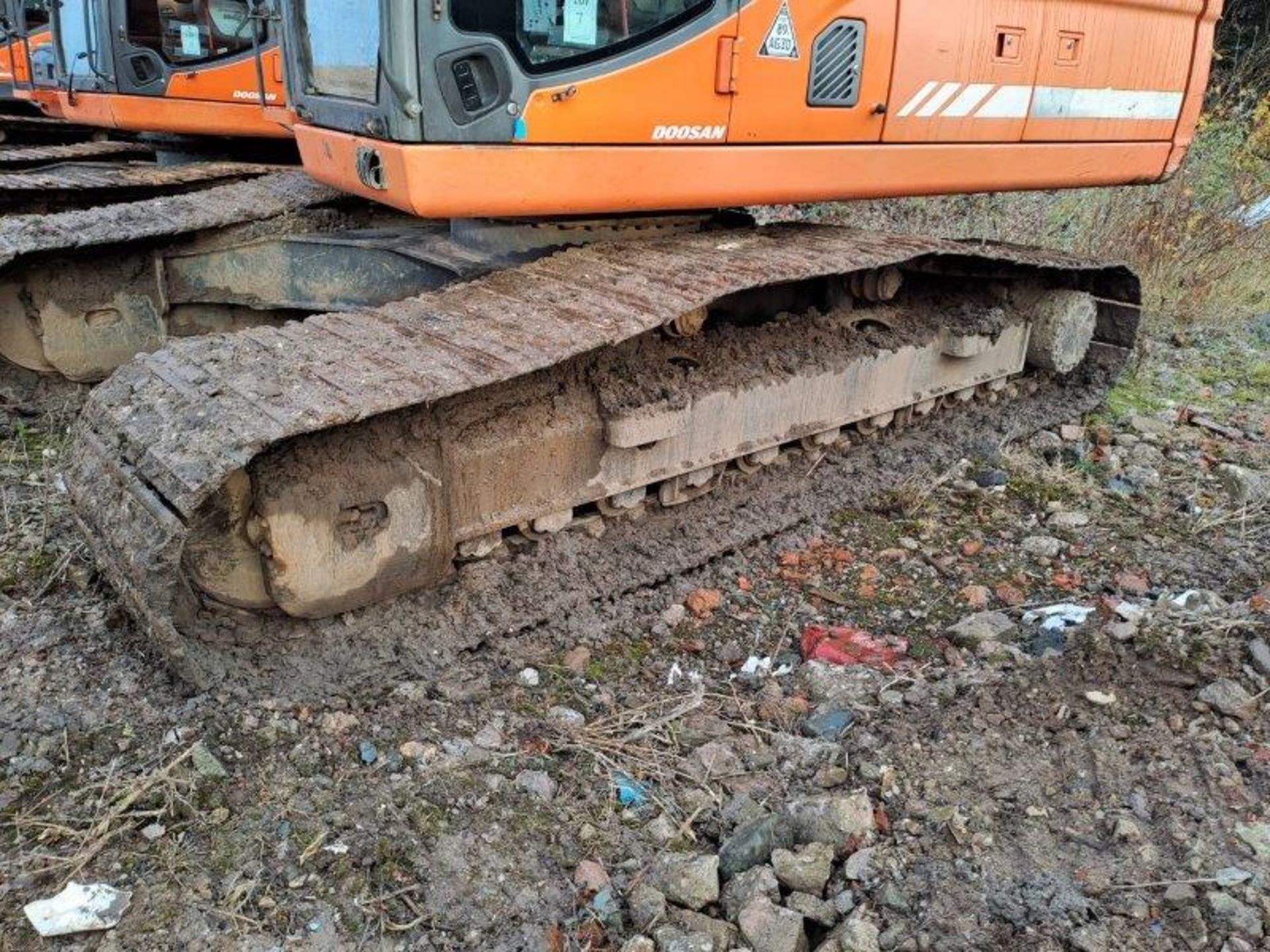 Doosan DX255LC-5 25.5t excavator, serial no. DWBHEDFOEC0050591, Year: 2012, Hours: 10,581, Key: 1, - Image 5 of 19