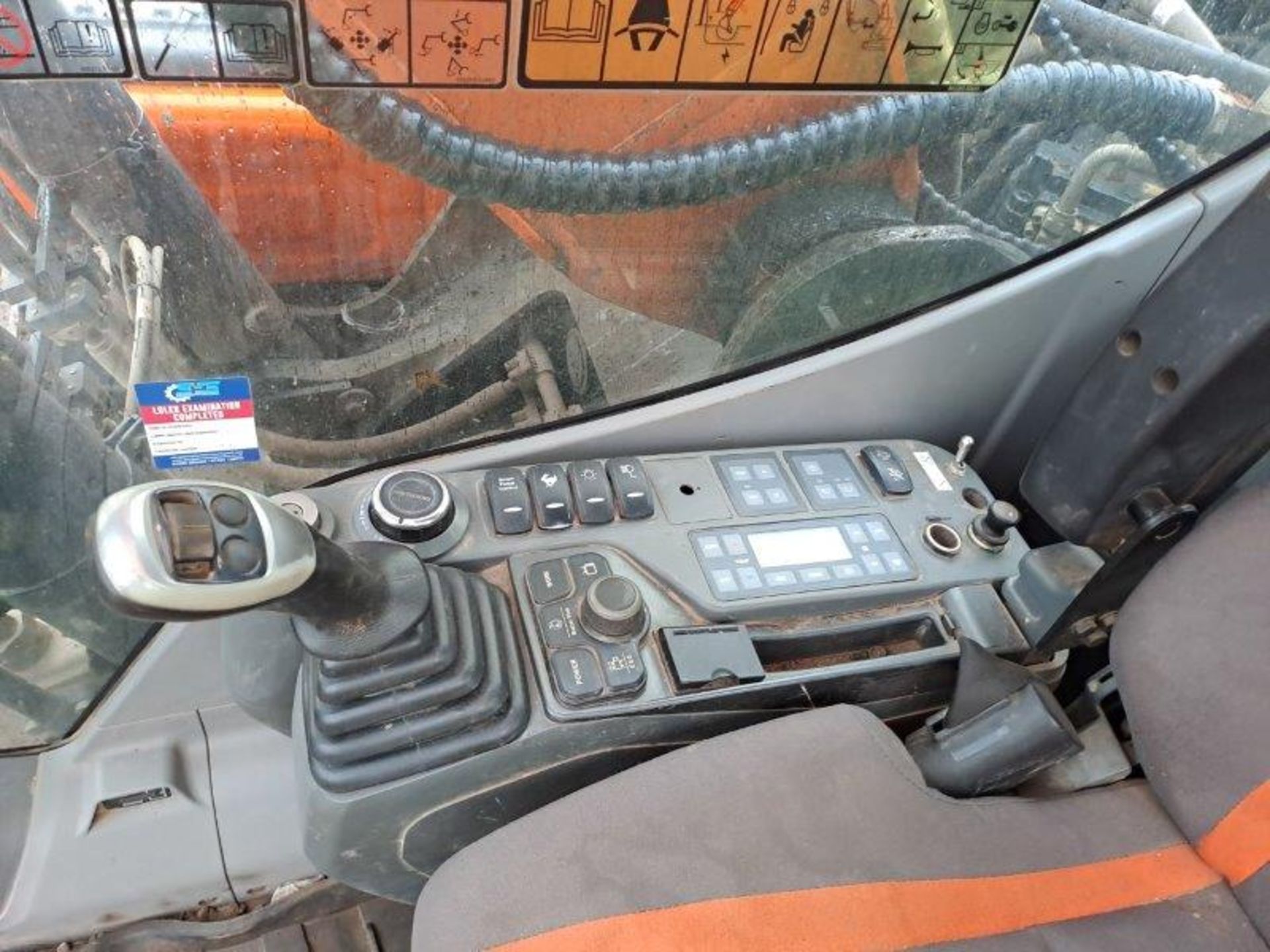 Doosan DX225LC-5 25.5t excavator, serial no. DHKCEBBUT2J0002021, Year: 2018, Hours: 5,430, Key: 1, - Image 18 of 20