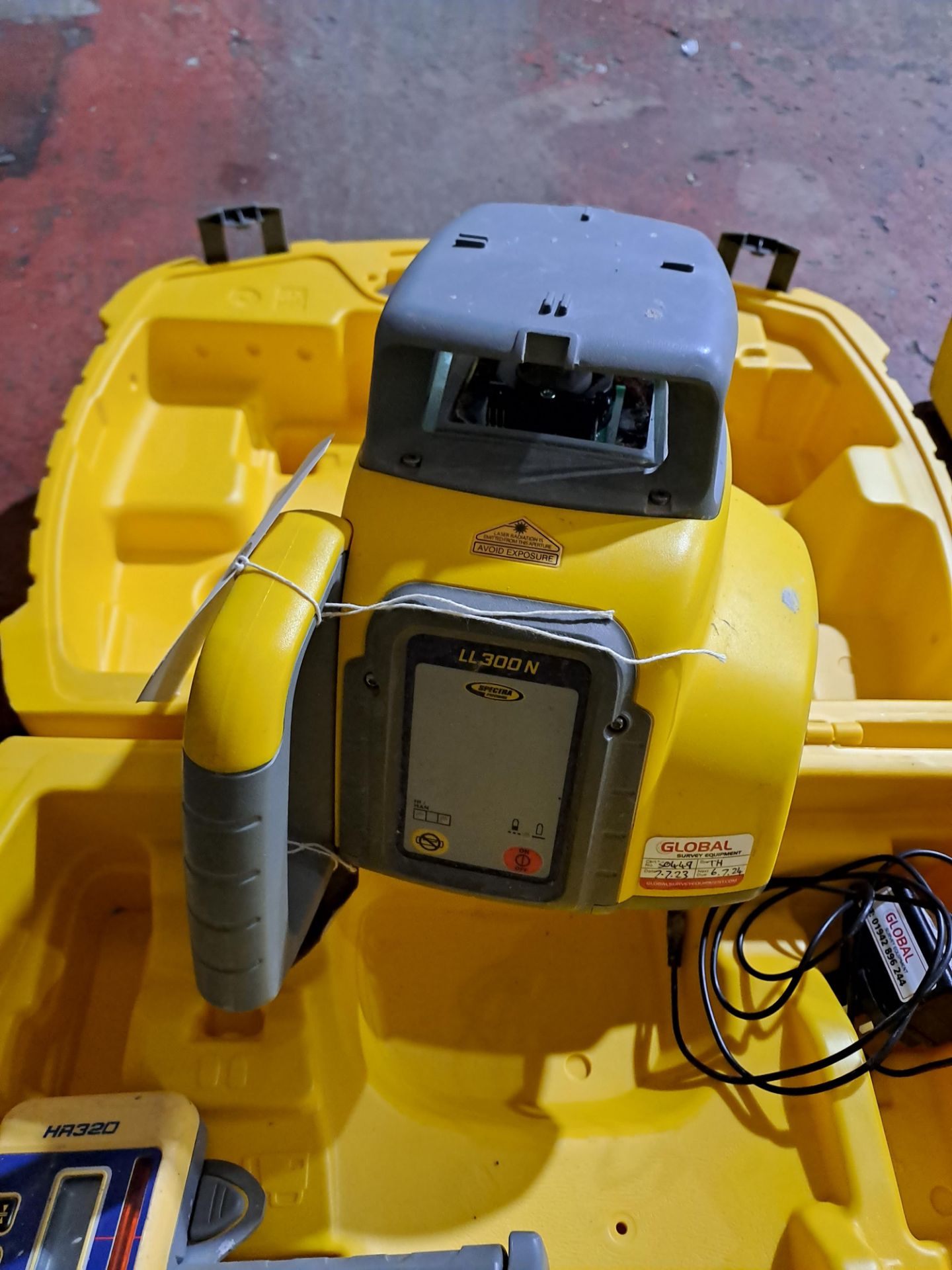 Trimble LL300N Spectra Precision laser level, serial no. 21173427, with Trimble HR320 detector, - Image 2 of 3