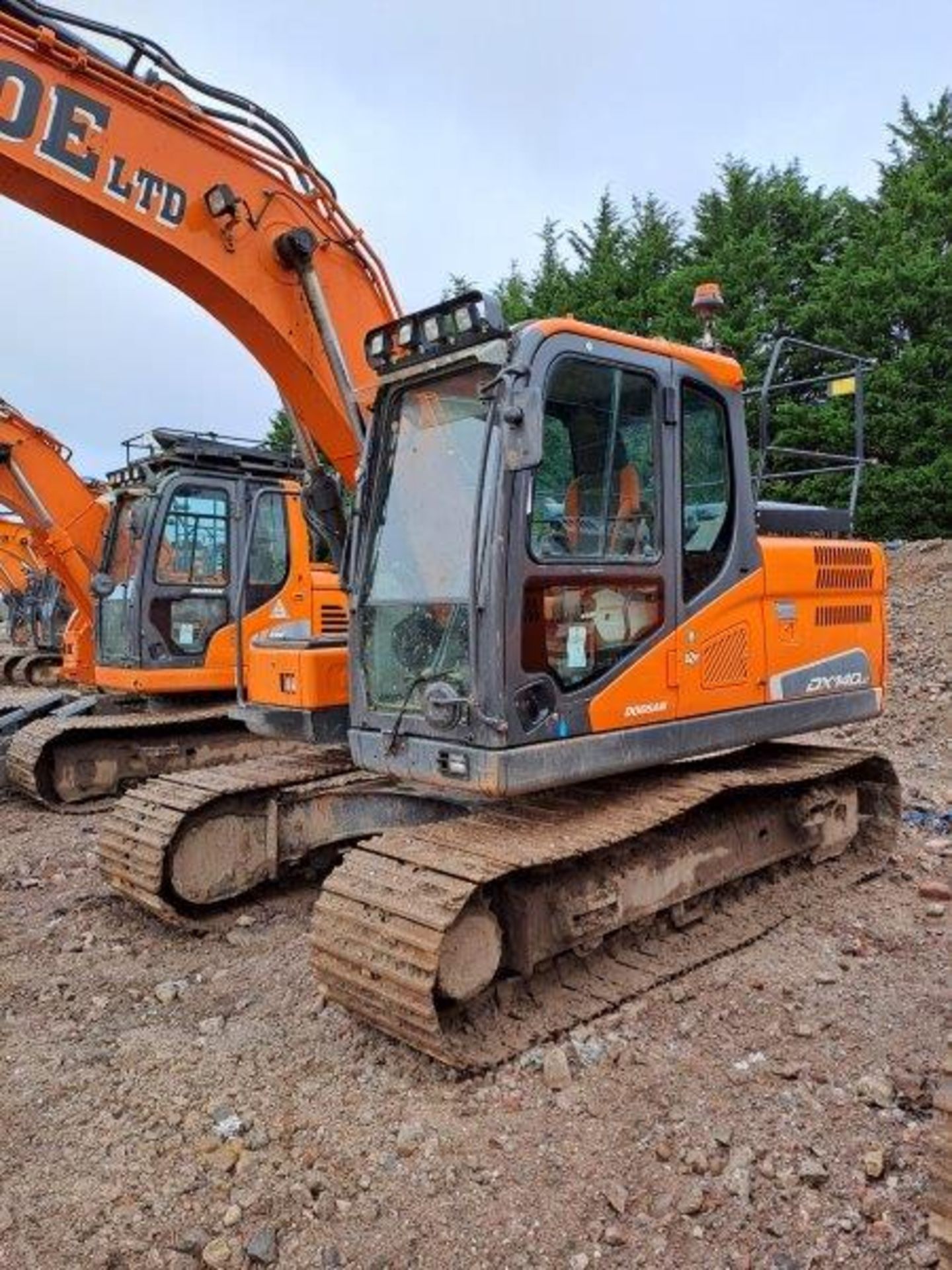 Doosan DX140LC-5 14t excavator, serial no. DXCCEBBREK0020165, Year: 2019, Hours: 4,687, Key: 1, with - Image 4 of 22