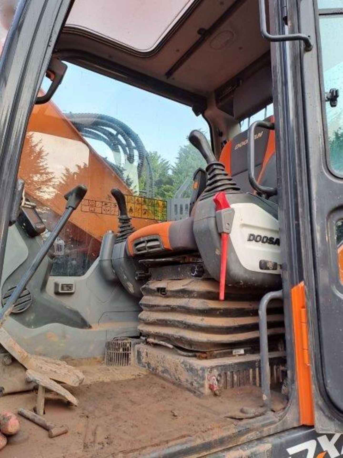 Doosan DX235LCR-5 23.5t excavator, serial no. DHKCEBBWJM0002403, Year: 2021, Hours: 2,568, Key: 1, - Image 17 of 18