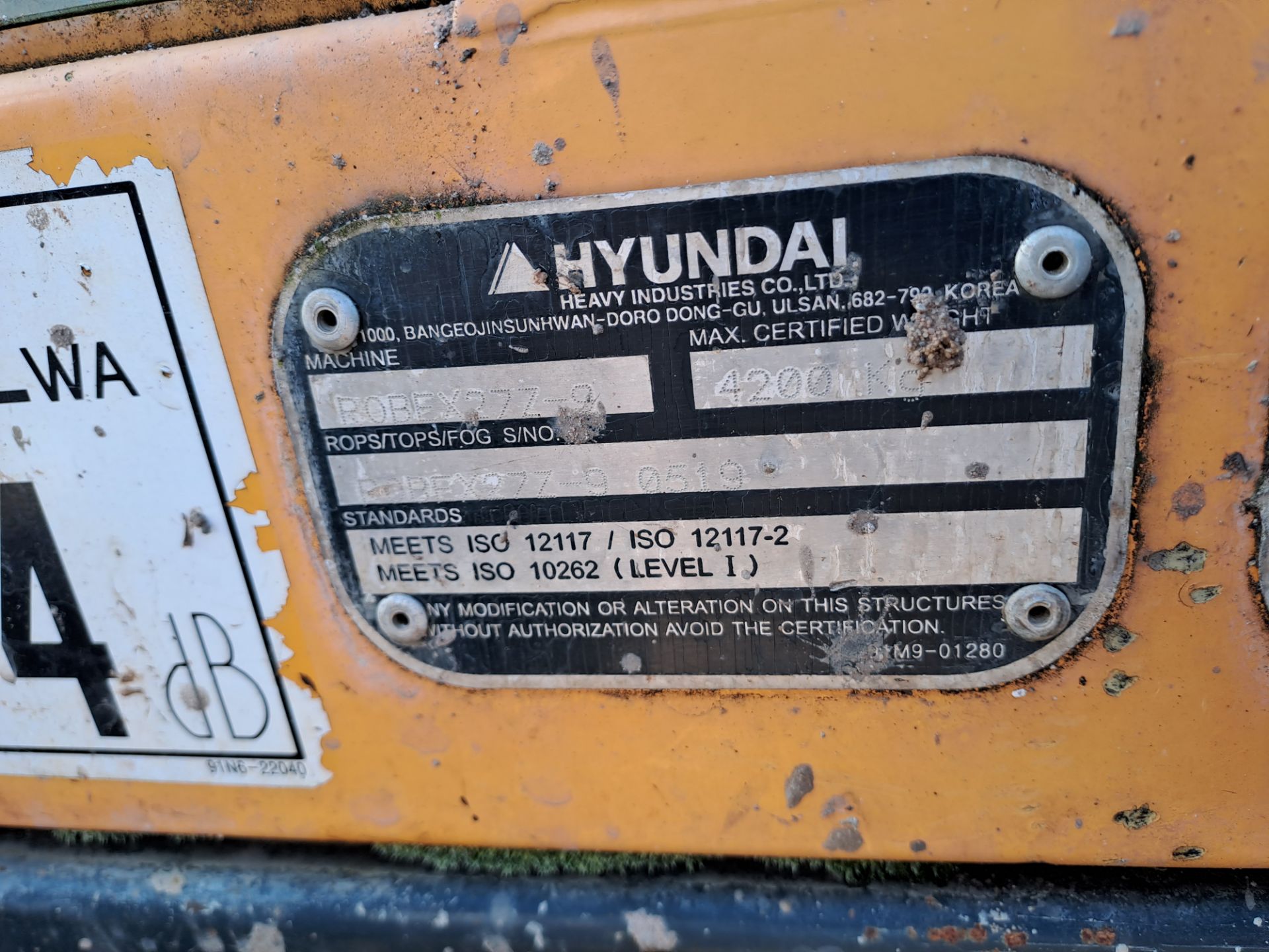 Hyundai ROBE X27z-9 excavator, serial no. HHKHMK02PD0000519, year 2013, Keys: 1, with blade, green - Image 9 of 10