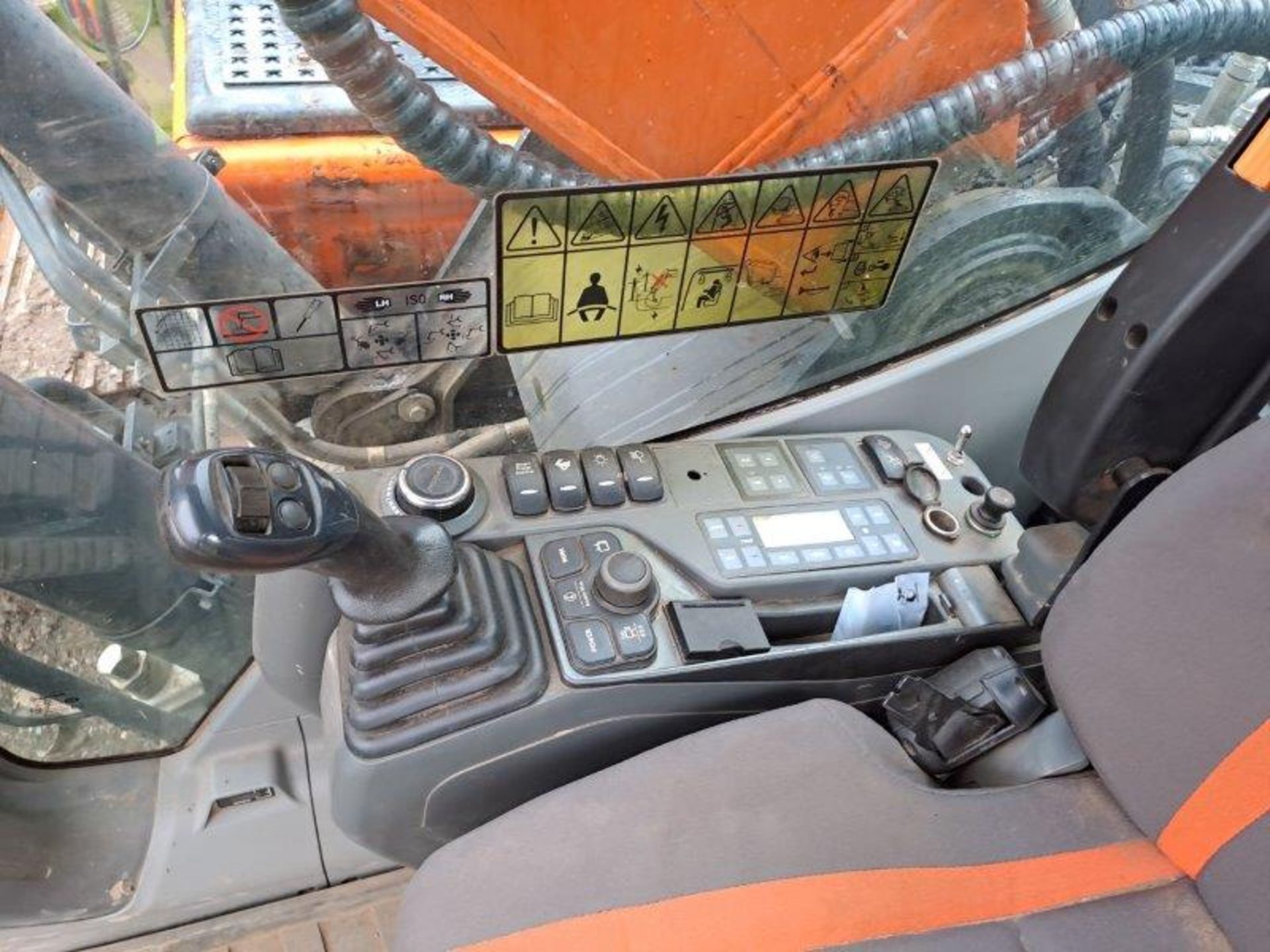 Doosan DX255LC-5 25.5t excavator, serial no. DHKCEBBXLK0001747, Year: 2021, hours: 2,752, Key: 1, - Image 21 of 23