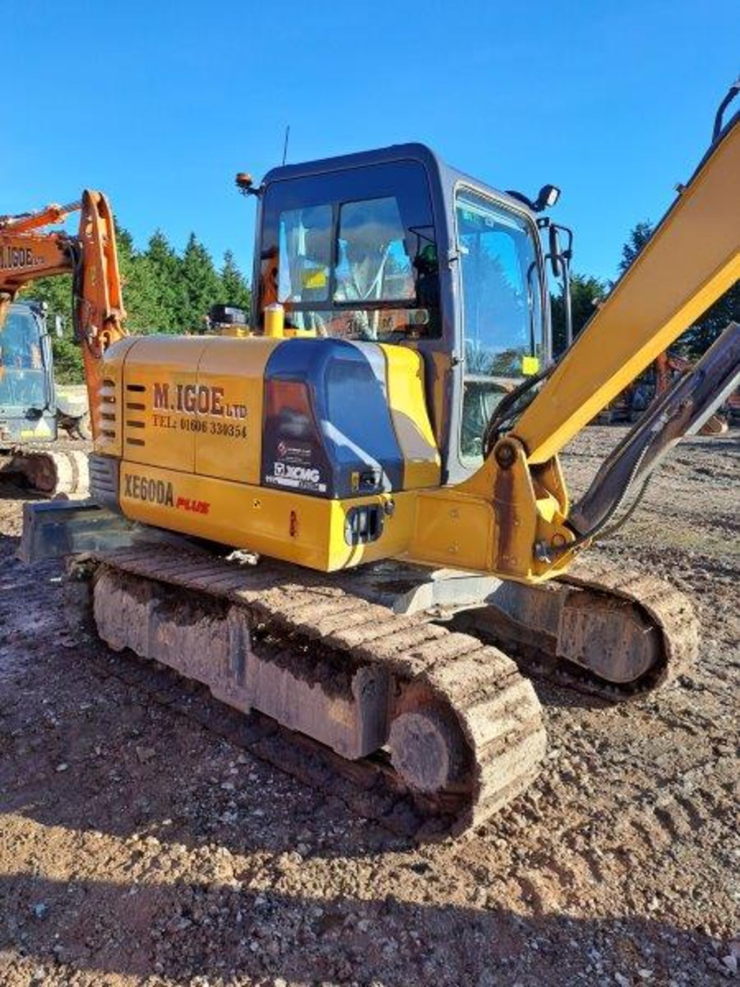 XCMG XE60DA midi excavator, serial no. SUGE0609LMKA38808, hours 850, with blade, air con, seat belt, - Image 12 of 18