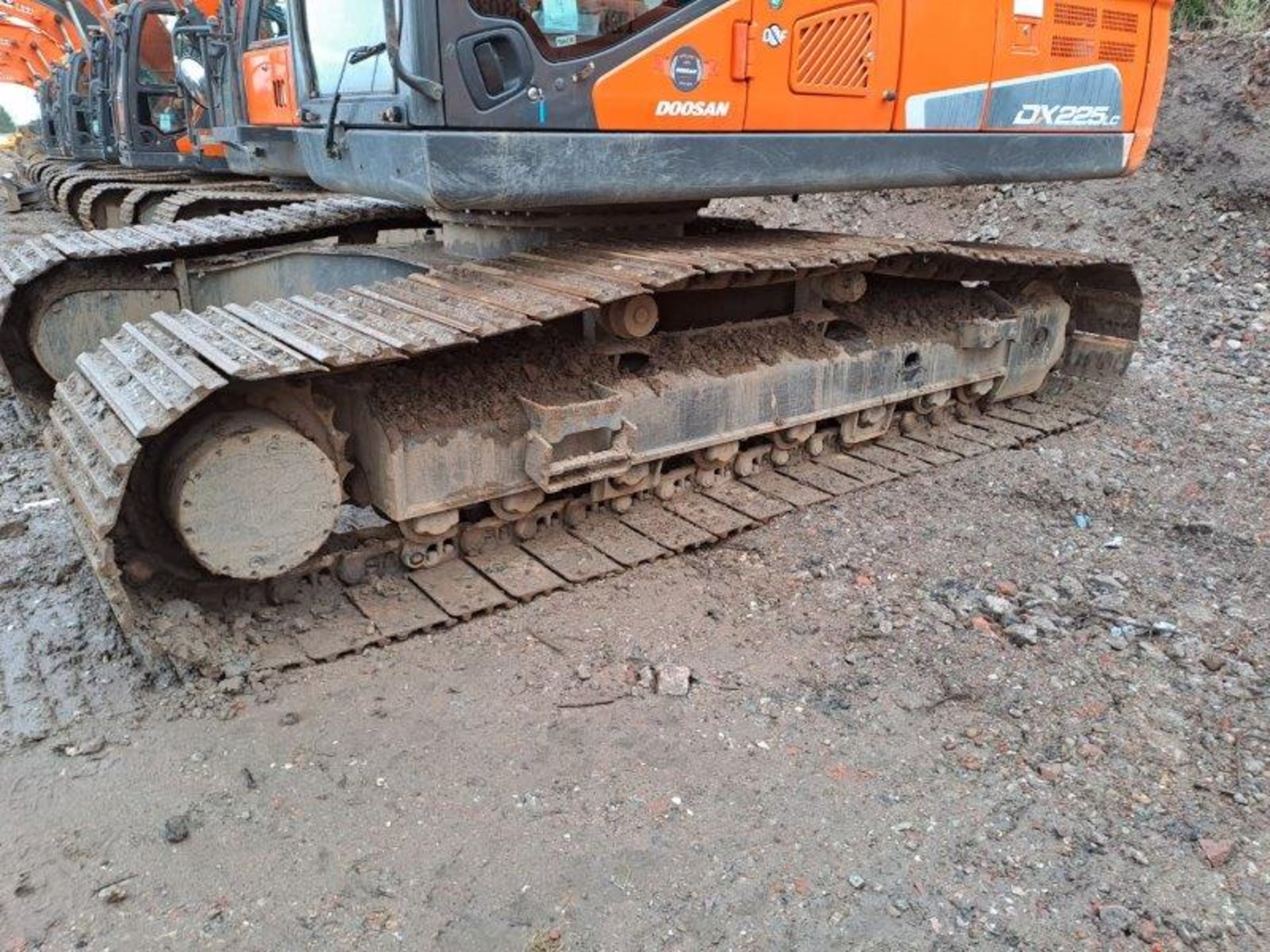 Doosan DX225LC-5 25.5t excavator, serial no. DHKCEBBUT2J0002021, Year: 2018, Hours: 5,430, Key: 1, - Image 4 of 20