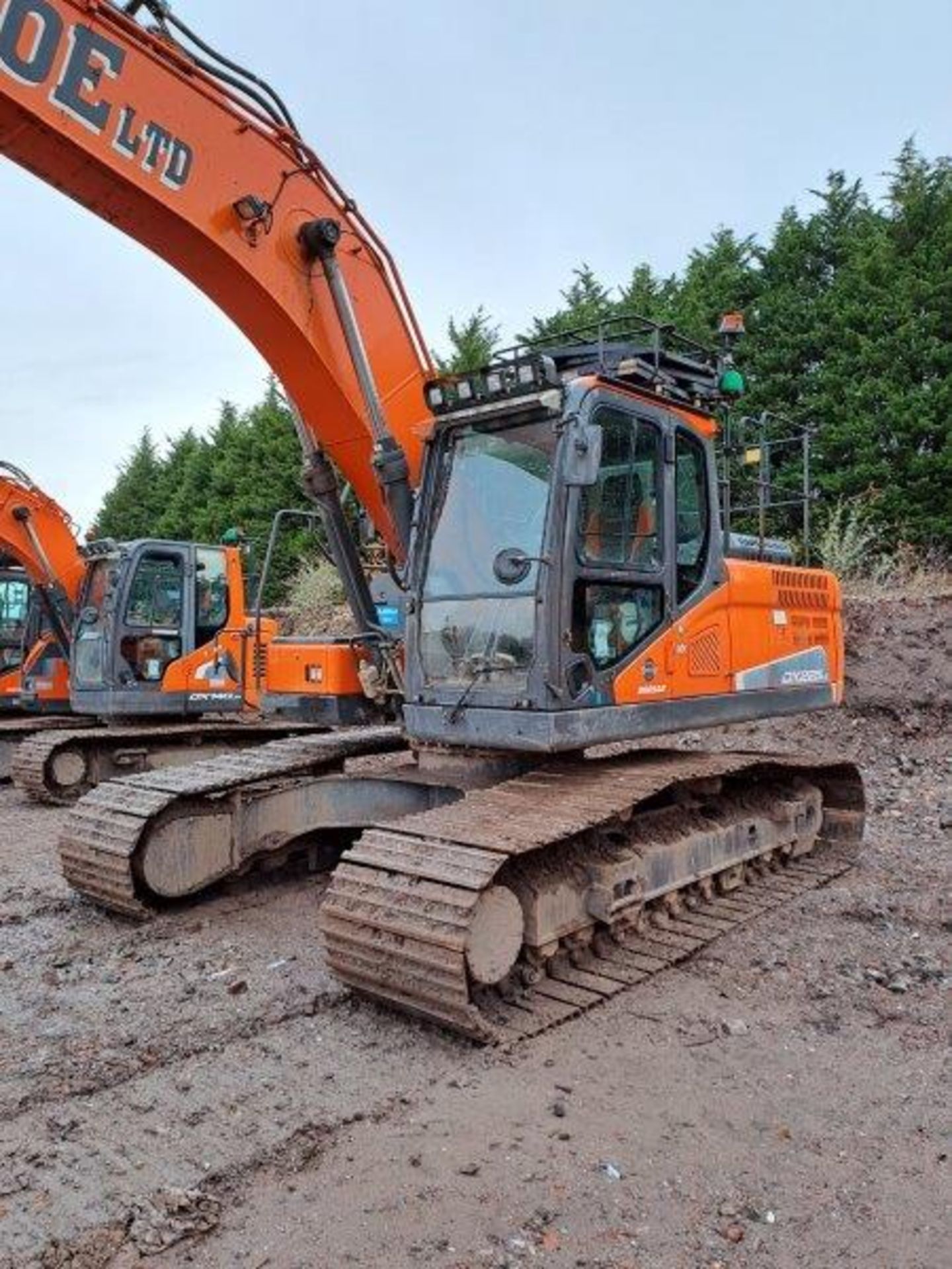 Doosan DX225LC-5 25.5t excavator, serial no. DHKCEBBUT2J0002021, Year: 2018, Hours: 5,430, Key: 1, - Image 3 of 20