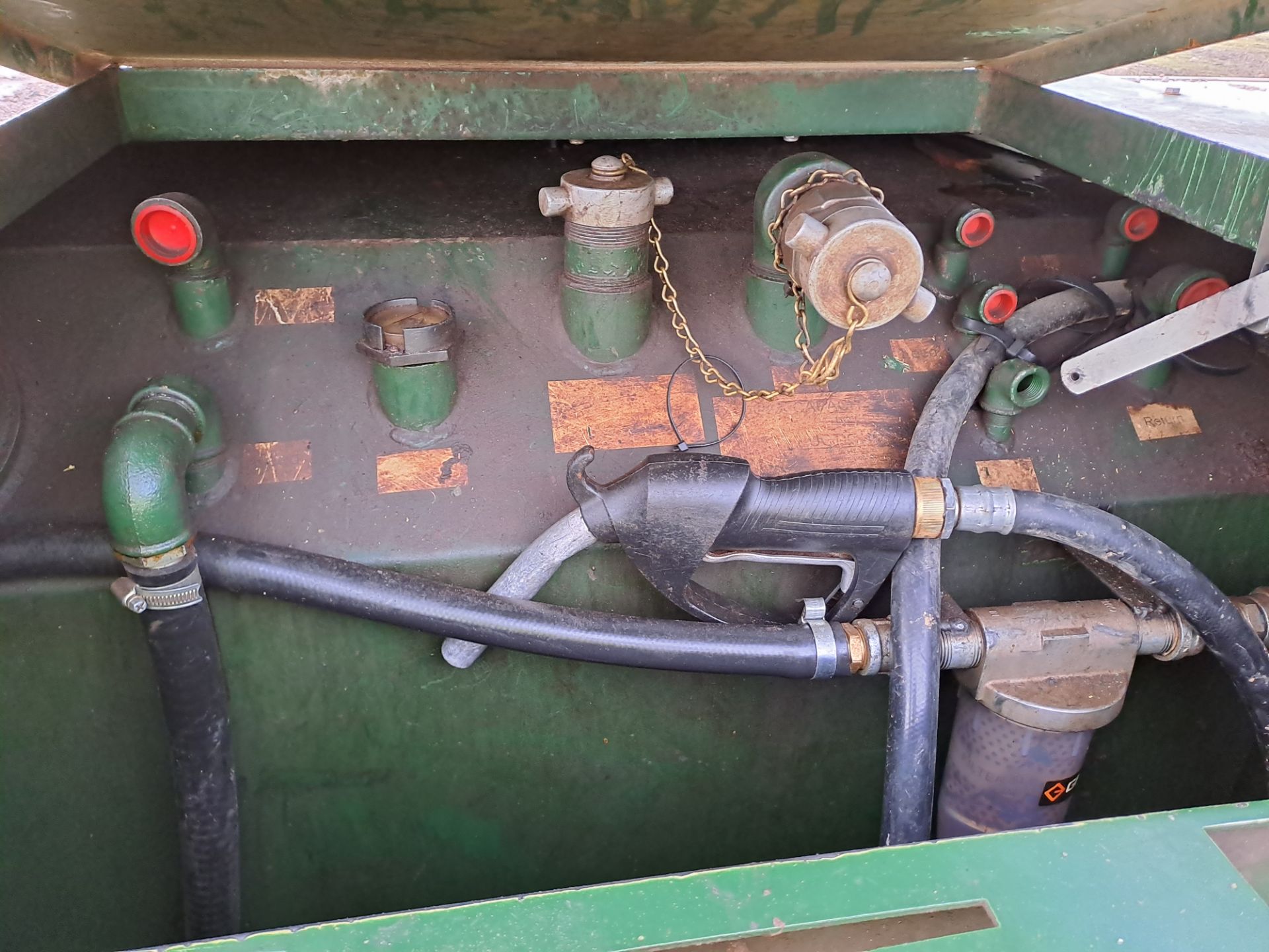 Fuel Bank bunded IBC skid mounted container, serial no. 14799, capacity 2000 ltrs, with pump & hose - Image 4 of 6
