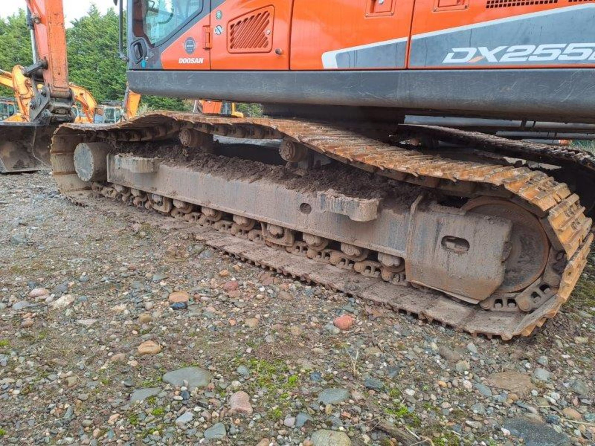 Doosan DX255LC-5 25.5t excavator, serial no. DHKCEBBXJJ0001613, Year: 2019, Hours: 4,894, Key: 1, - Image 8 of 20