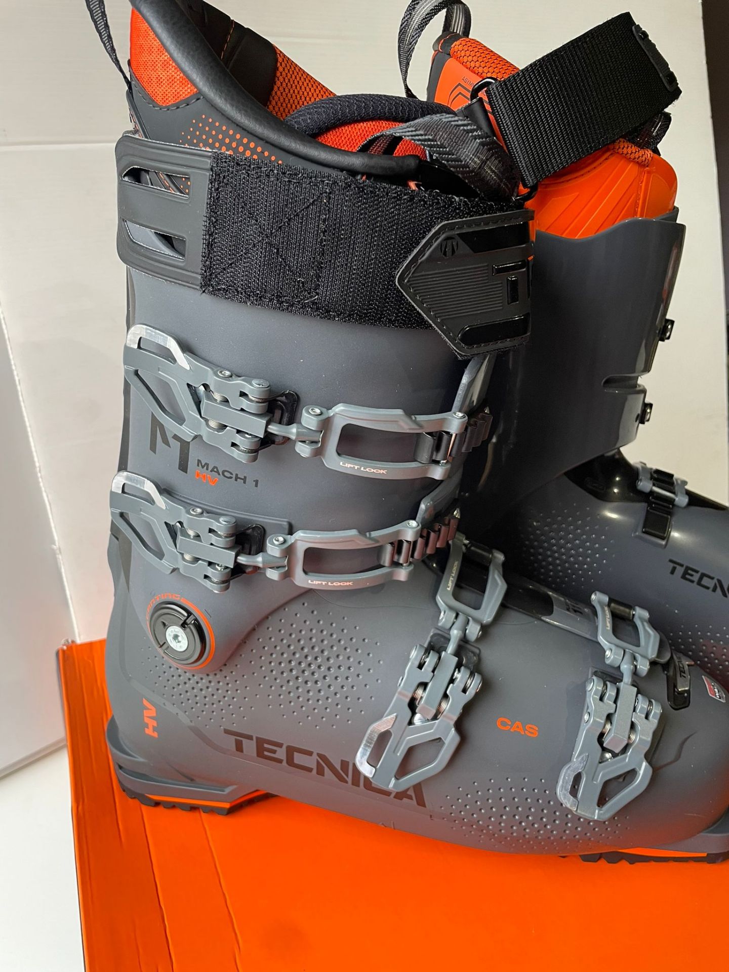 Tecnica ski boot, UK size 10.5 - Image 3 of 4