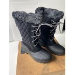 McKinley snow boots, UK size 6