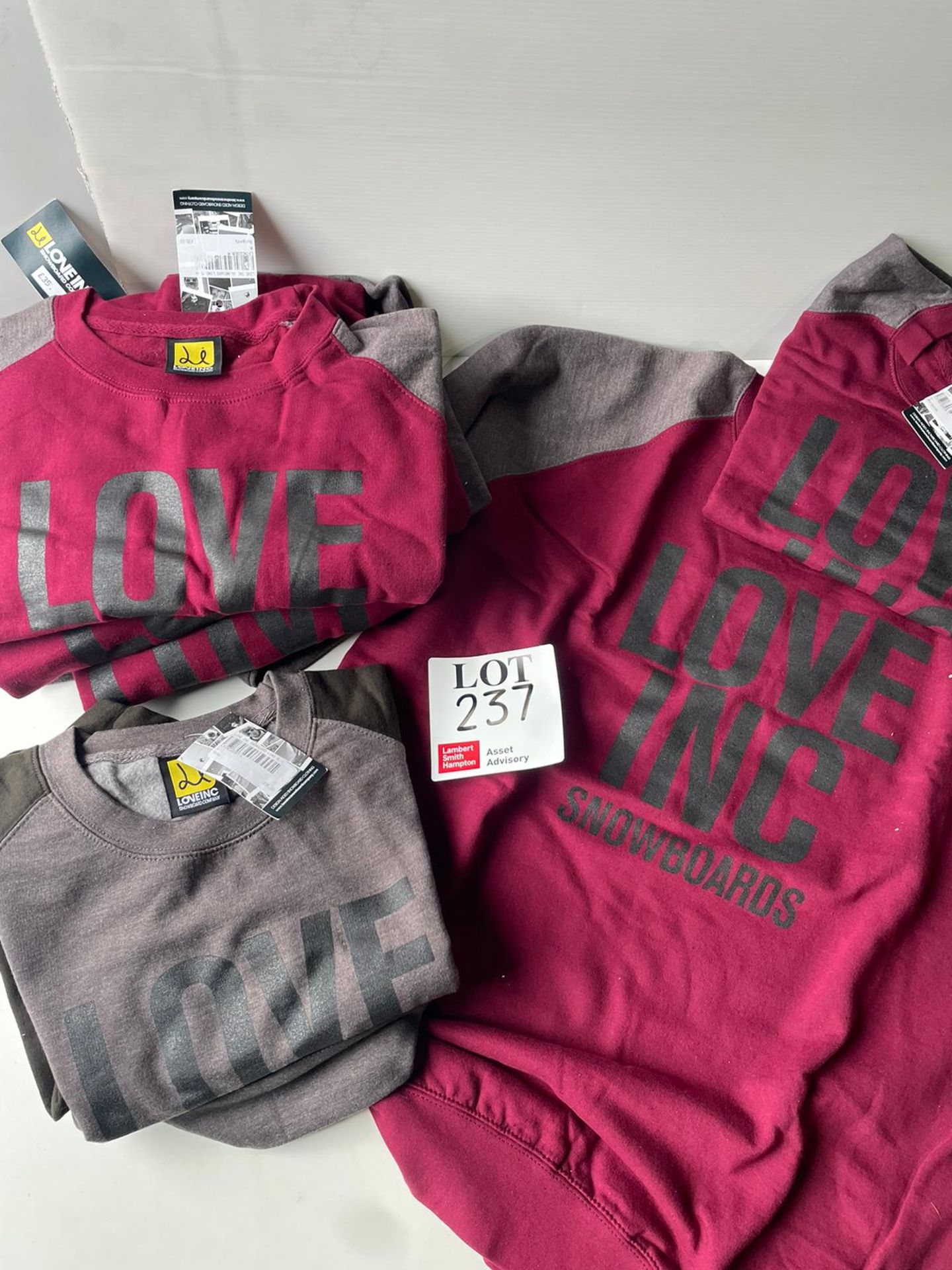 Love ink Snowboard Co t-shirt 3 x M, 3 x L