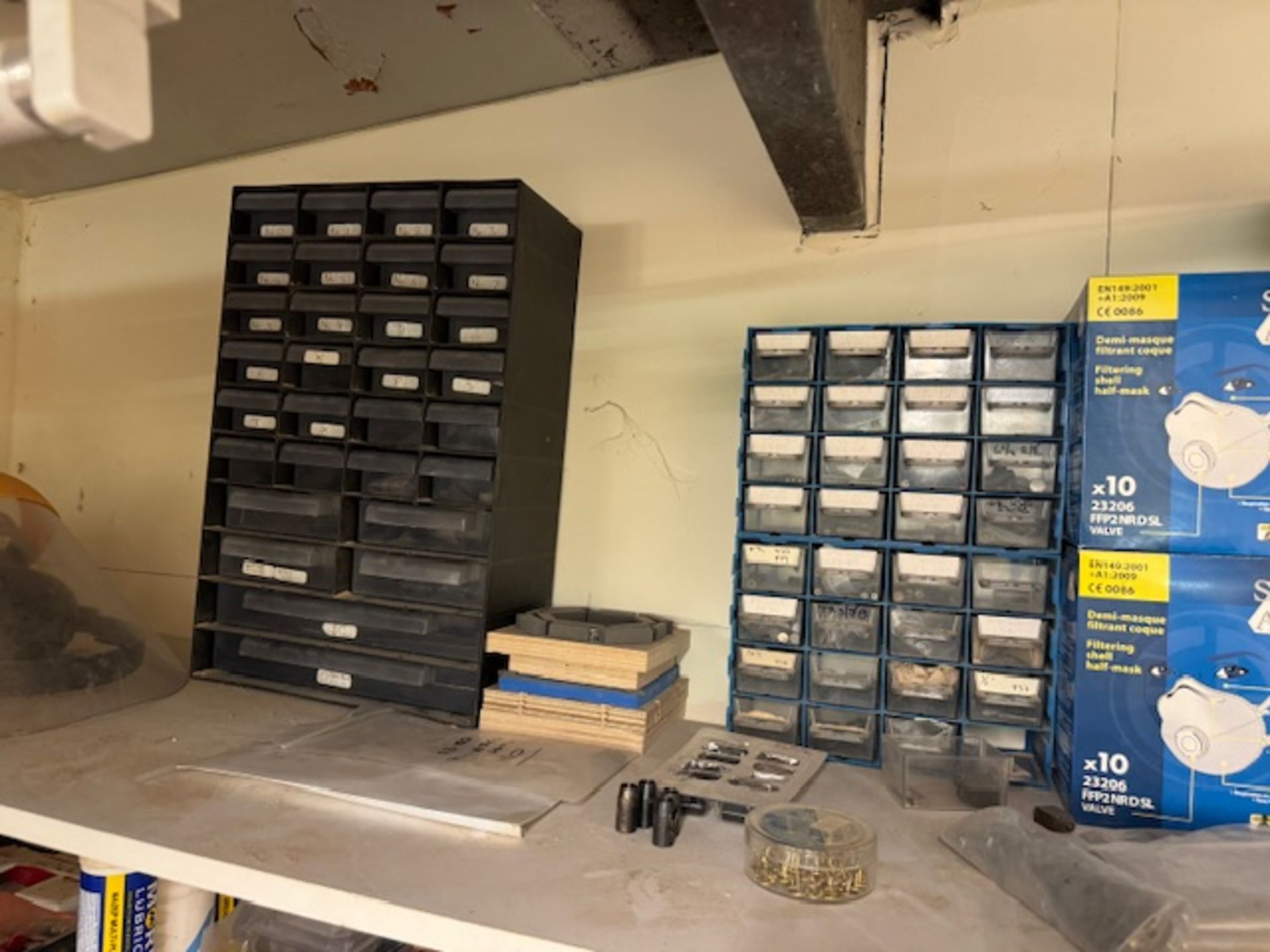 Contents of two shelves to include various small tools and tool mig - Image 6 of 7
