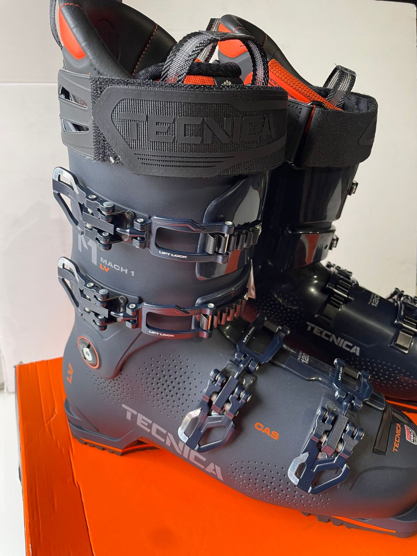 Tecnica ski boots, UK size 10 - Image 3 of 4