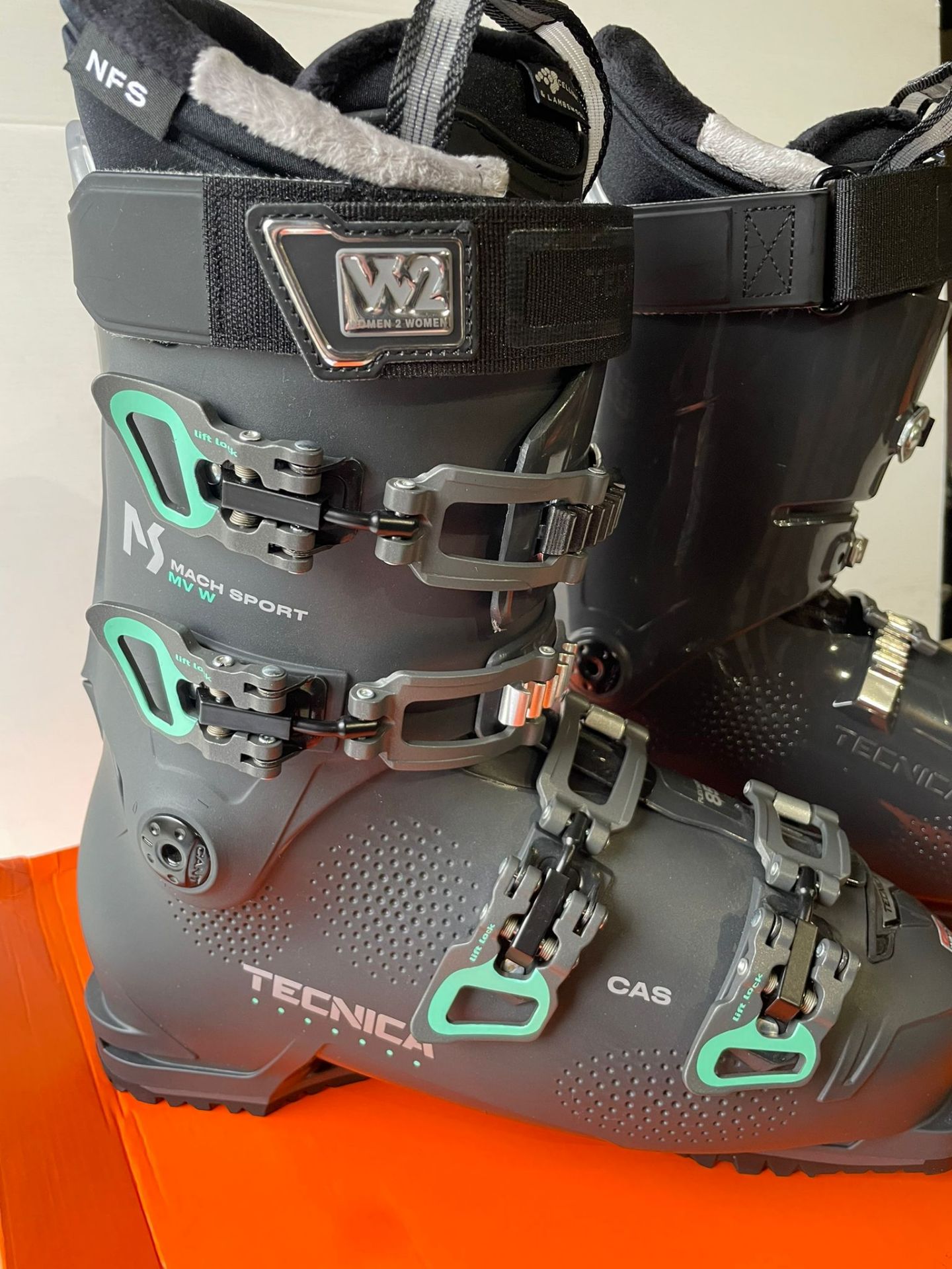 Tecnica ski boots, UK size 8 - Image 3 of 4