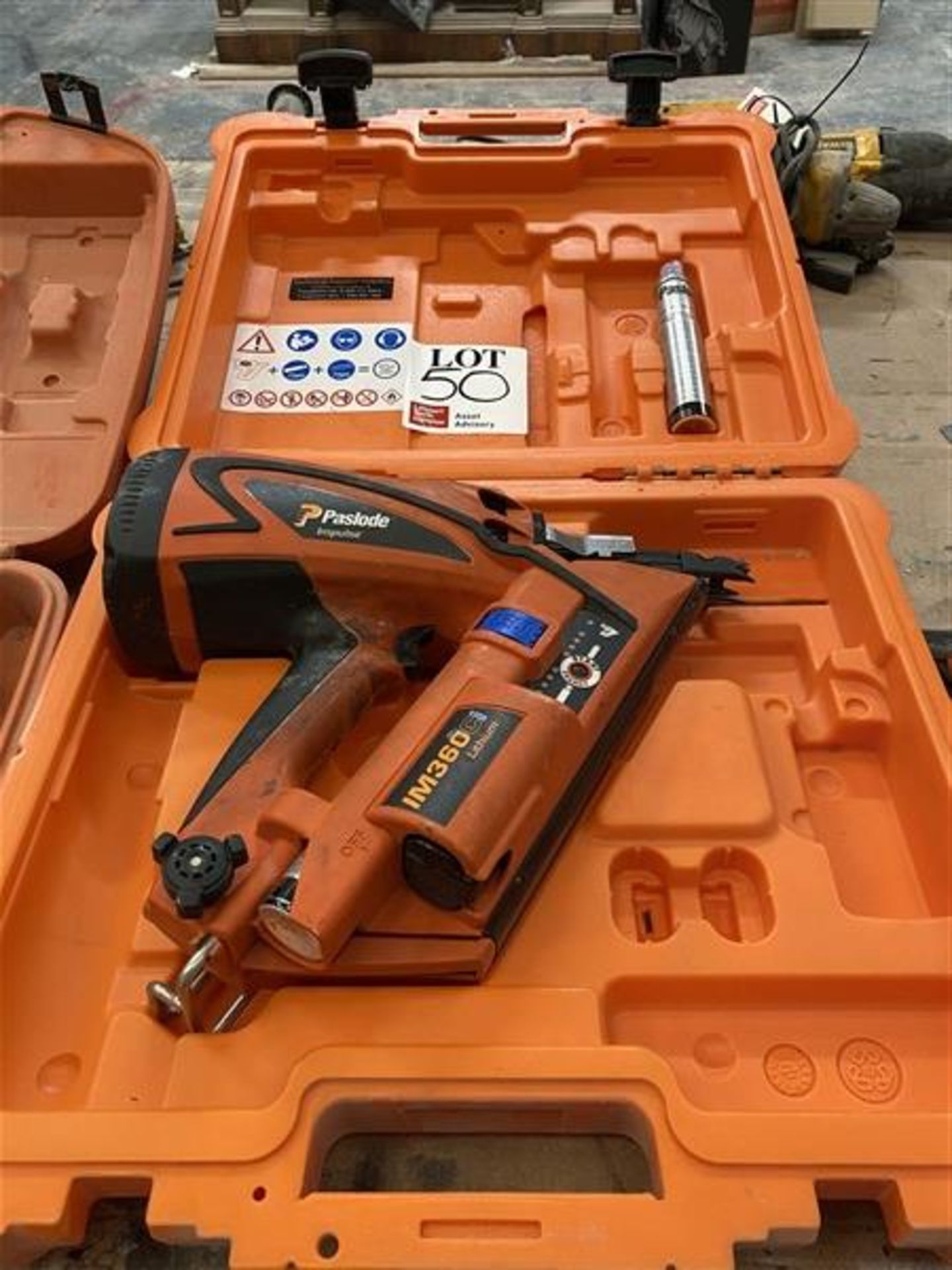 Six Paslode Impulse nail guns - Bild 4 aus 7