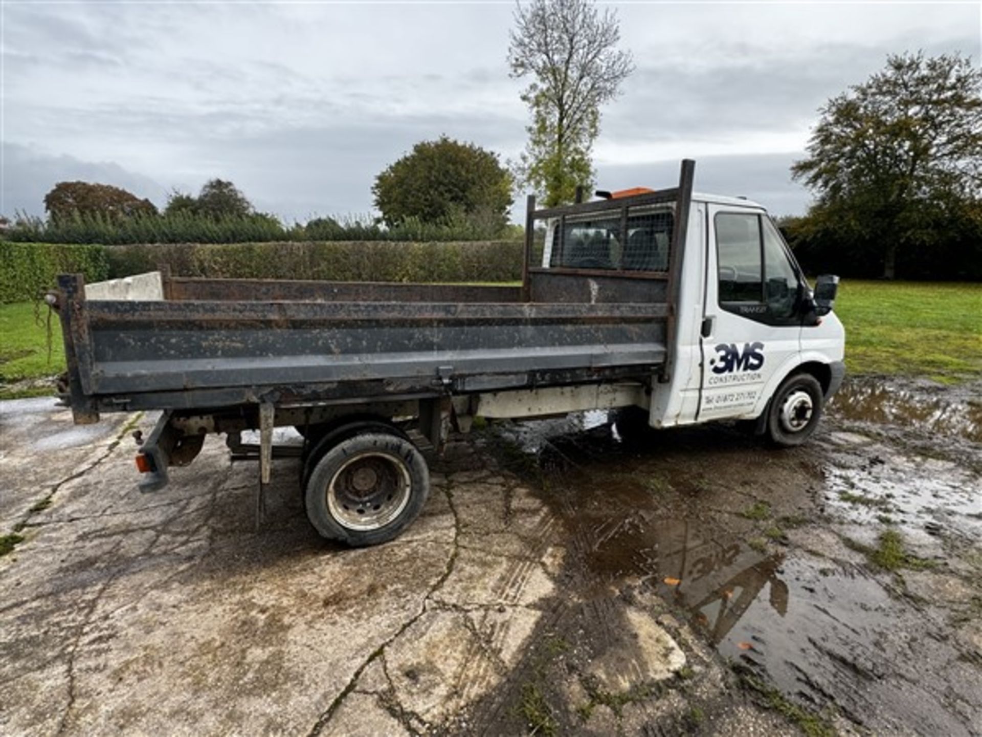 Ford Transit 100 T350 tipper, reg no. BF14 XML mileage 175,023, two keys, V5 - yes Damaged driver - Image 4 of 21