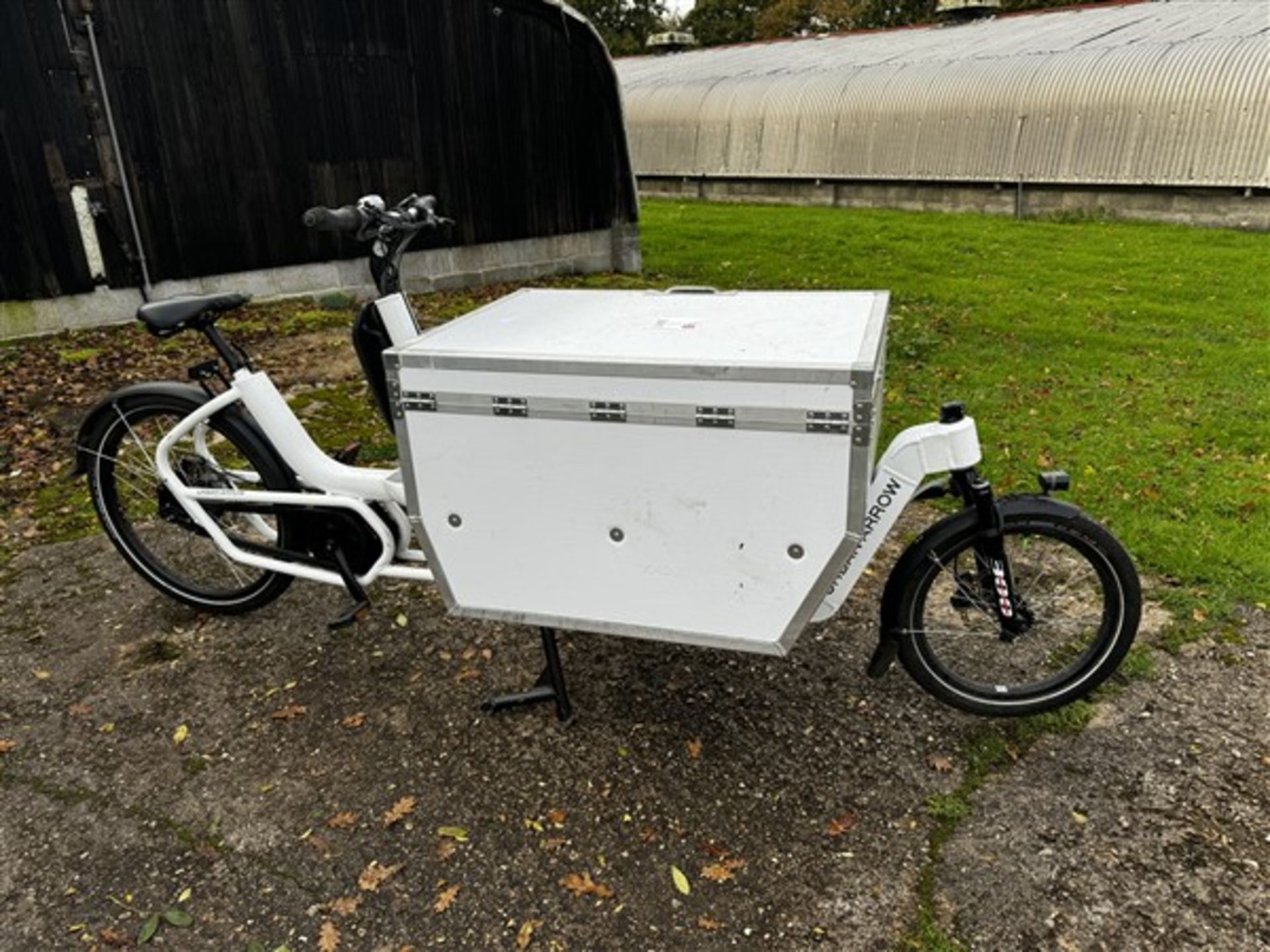 Urban Arrow 2 wheeled electric cargo bike, with denting custom flight case, serial no. 200809-RfMM