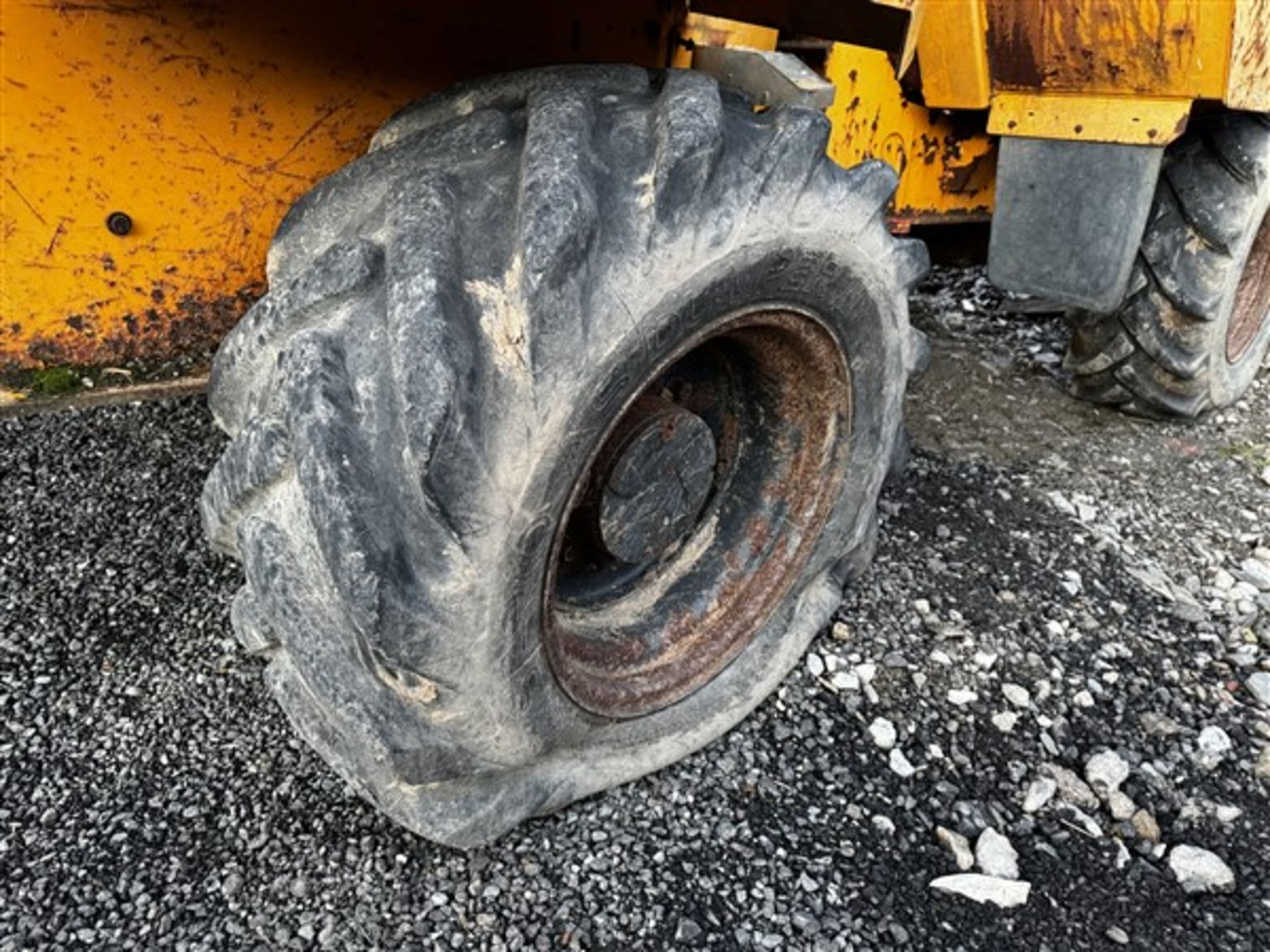 Thwaites 6 tonne dumper, type Mach865, VIN no SLCM865Z1401C6538, year 2014, rear right tyre - Image 8 of 9