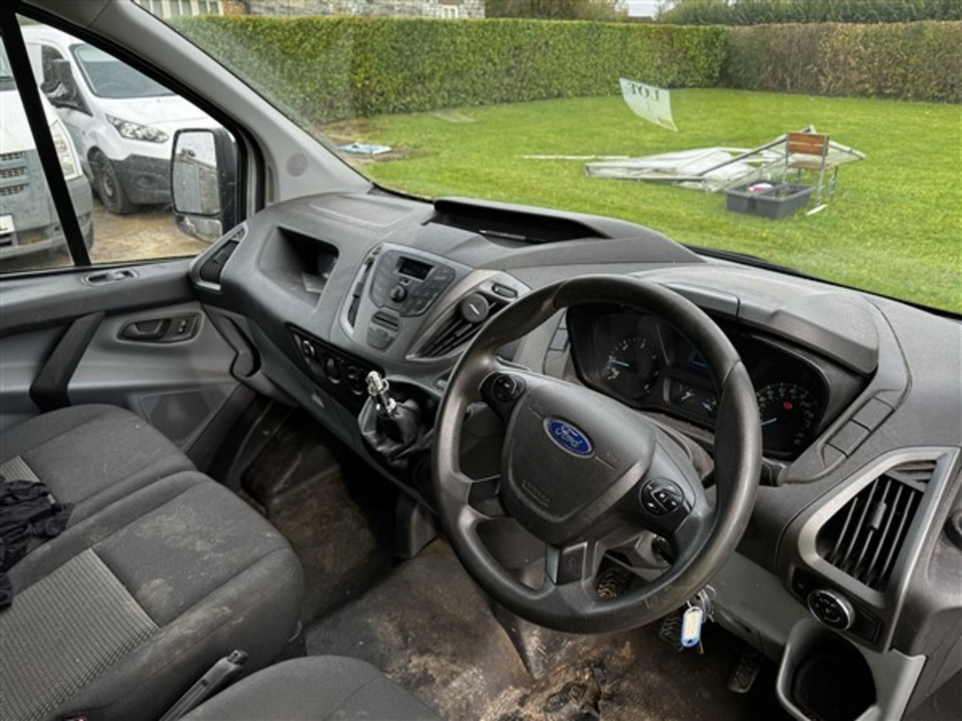 Ford Transit Custom 270 Eco-Tech, reg no. YK16 BYP mileage 227,019, two keys, V5 - yes, missing gear - Image 6 of 14