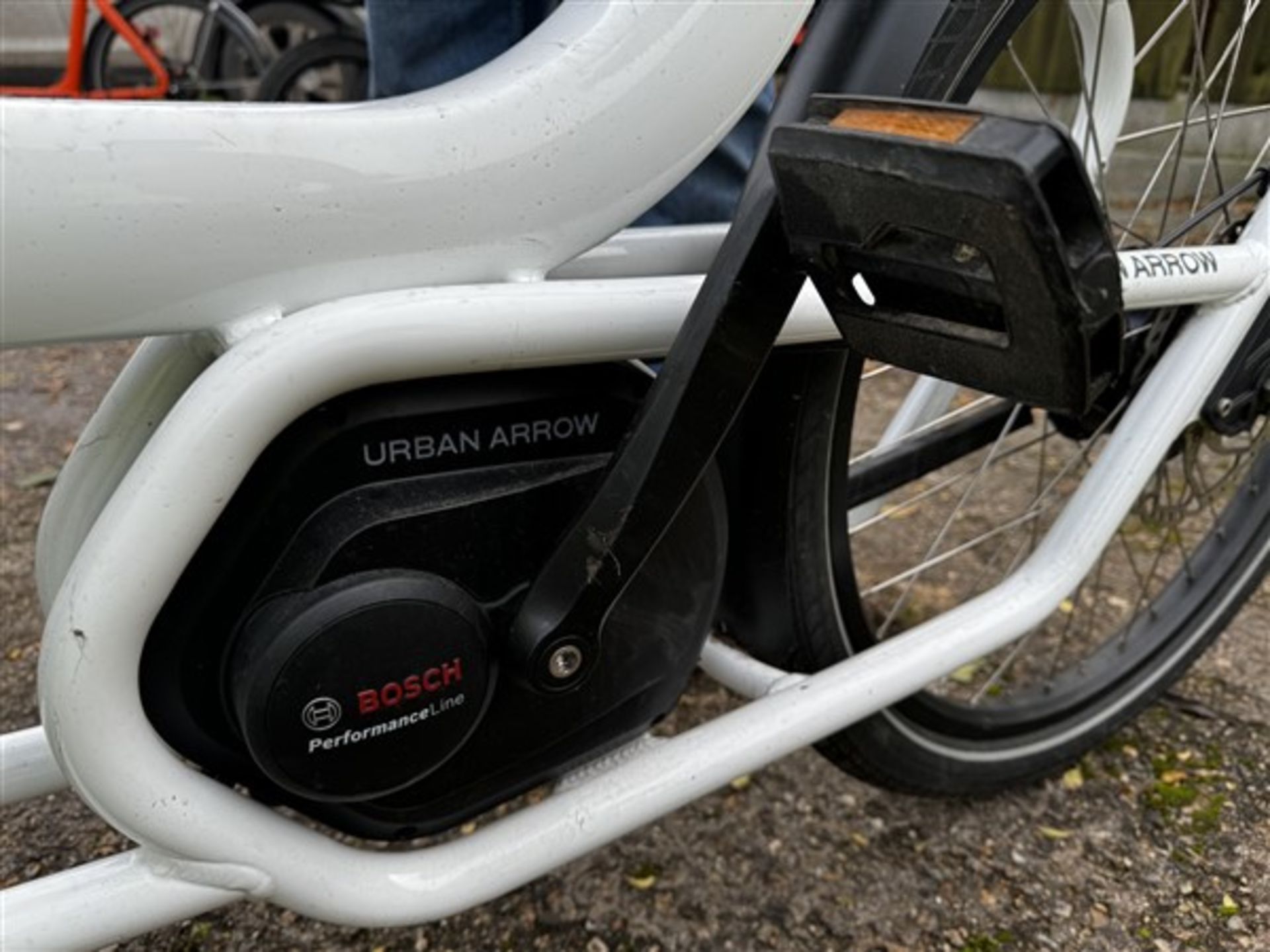 Urban Arrow 2 wheeled electric cargo bike, with denting custom flight case, serial no. 200809-RfMM - Image 8 of 9