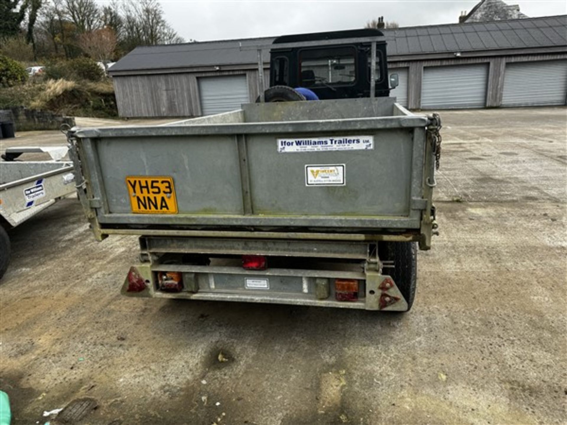 Ifor Williams TT85G tipper trailer, twin axle, serial no. SCK600000B0602853, bed measurements length - Image 9 of 10