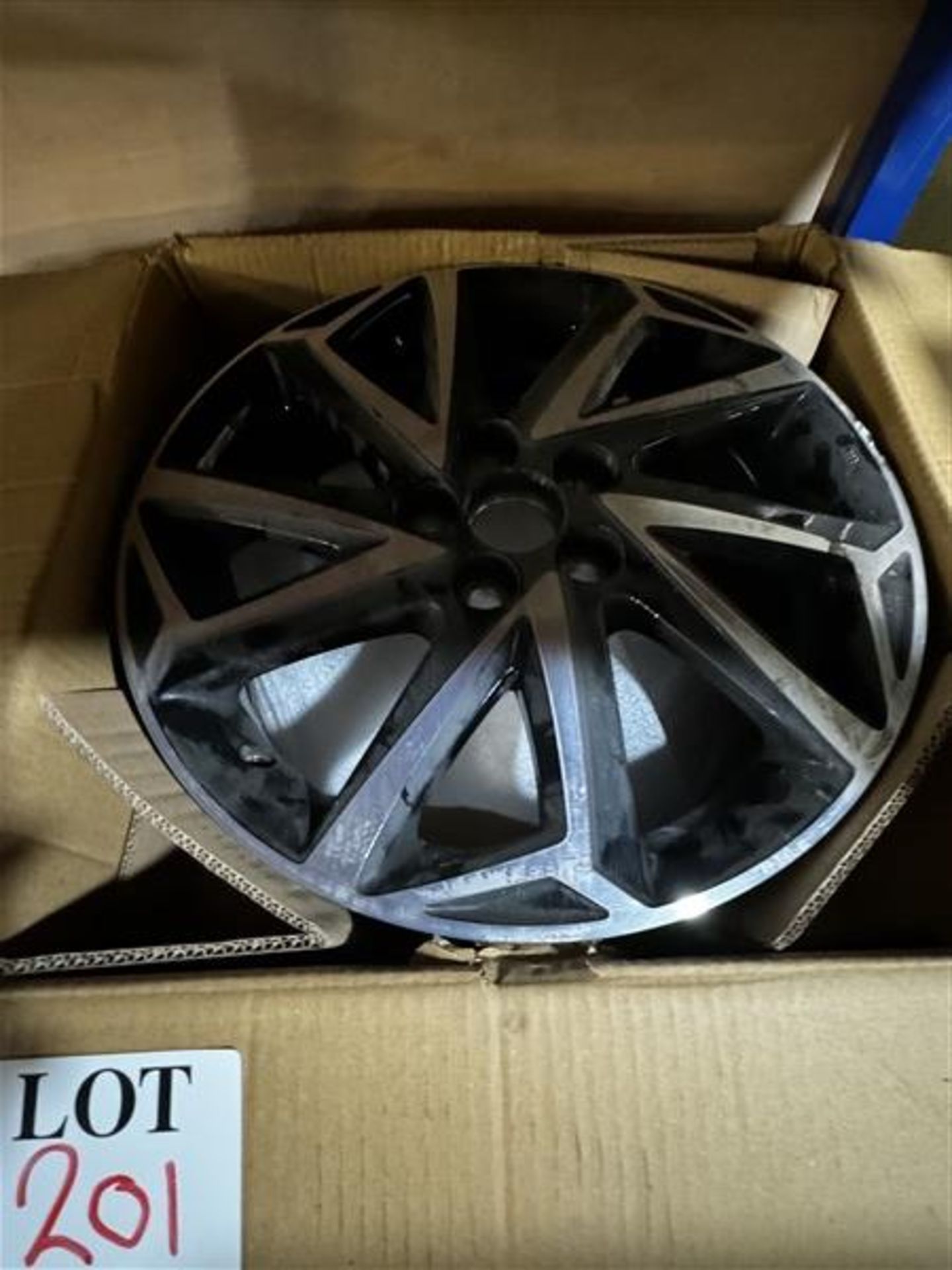 One Toyota 17" wheel, one VW 19.5" hub cap with assorted car mats - Image 2 of 4