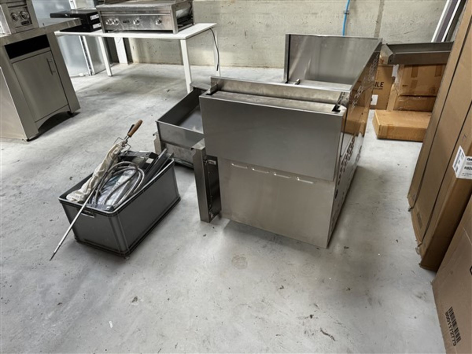 Stainless steel BBQ counter with two shelves/drawers counter dimensions: height 94cm x length 1.3m x - Image 3 of 4