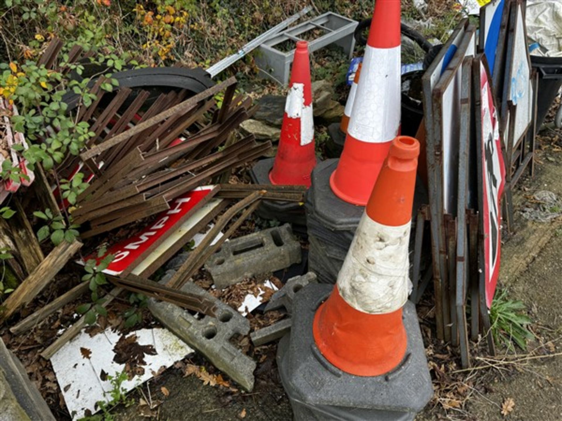 Site signage and traffic cones (assorted) - Image 2 of 5