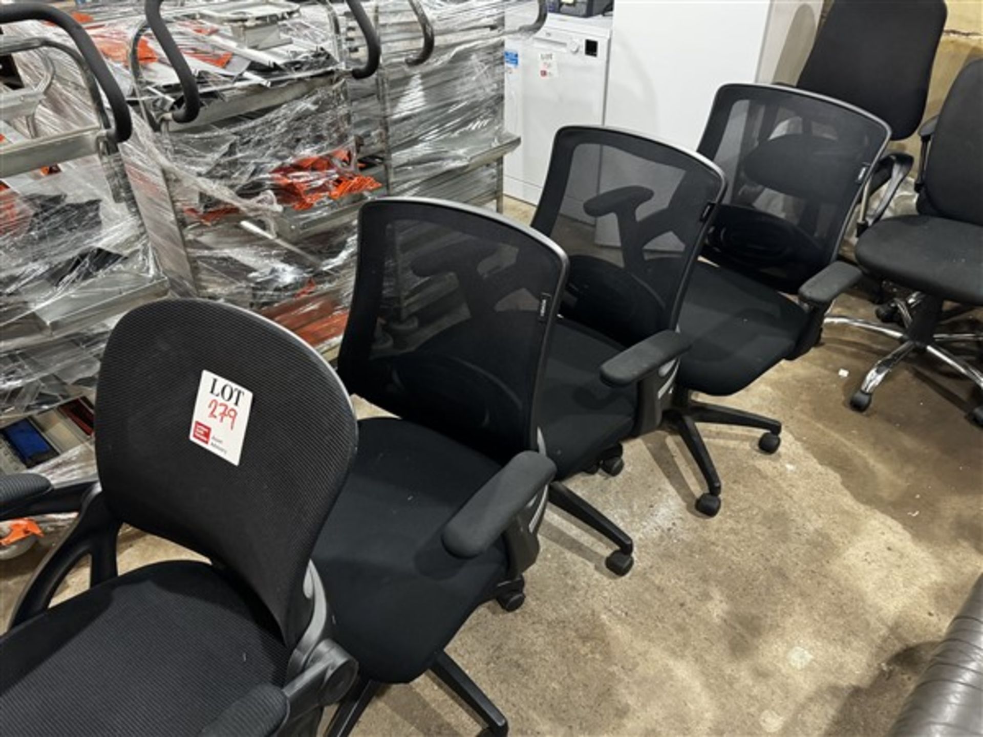 x4 Upholstered, Mesh backed office chairs - Image 3 of 3