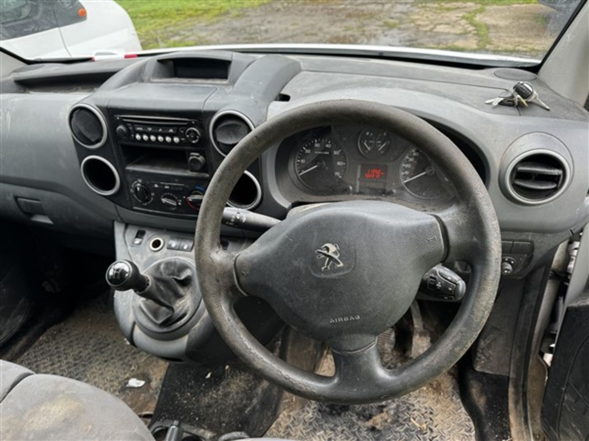 Peugeot Partner 850 Professional L1 HDI panel van, reg no. BV14 ZMZ, vmileage 132,212, one key, V5 - - Image 5 of 8